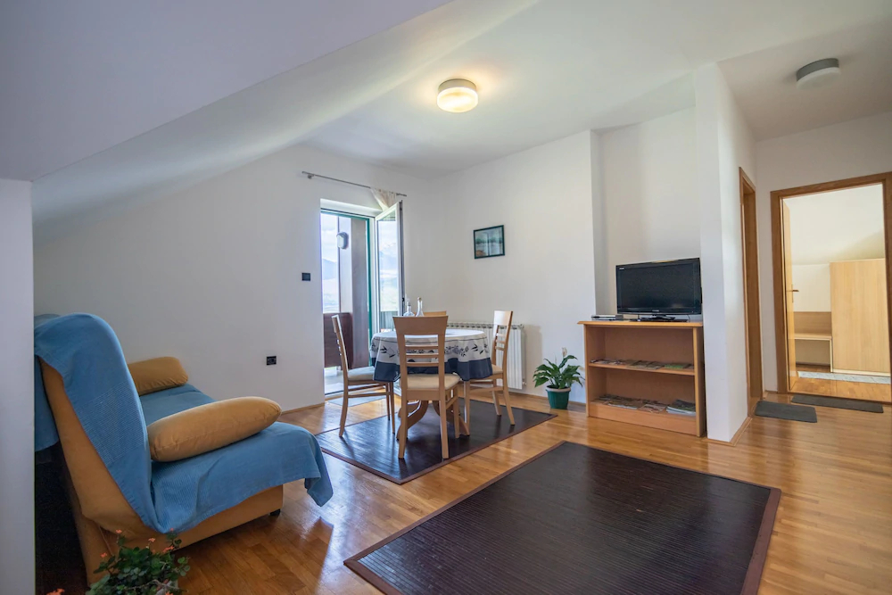 Apartments And Room Robert