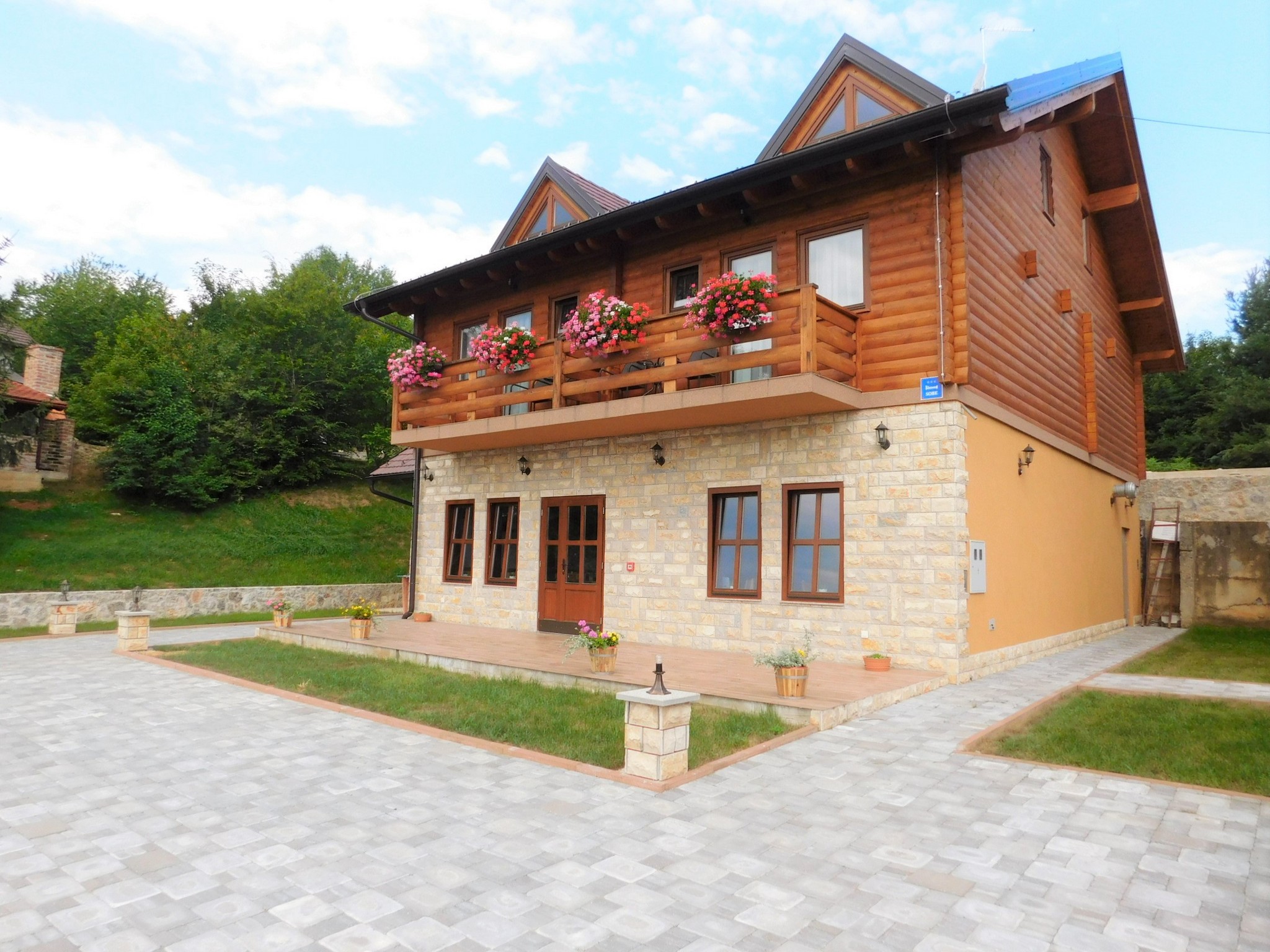 House Sara 2