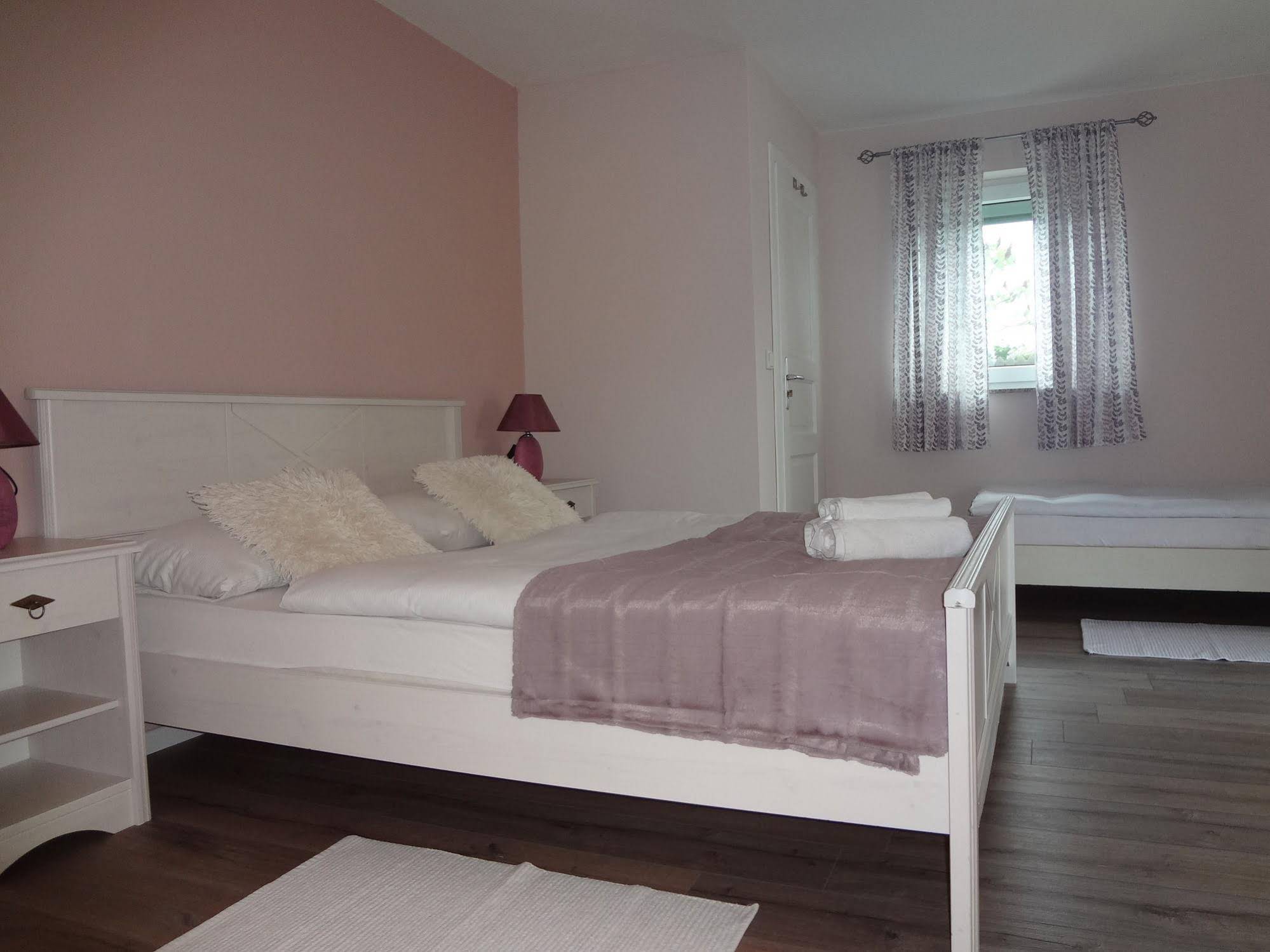 Pool Apartments Plitvice Lakes