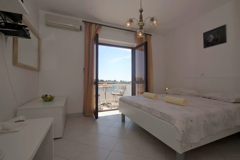Apartments and Rooms Nikol