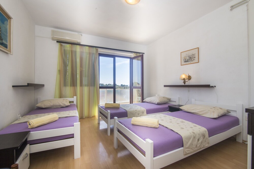Apartments and Rooms Nikol