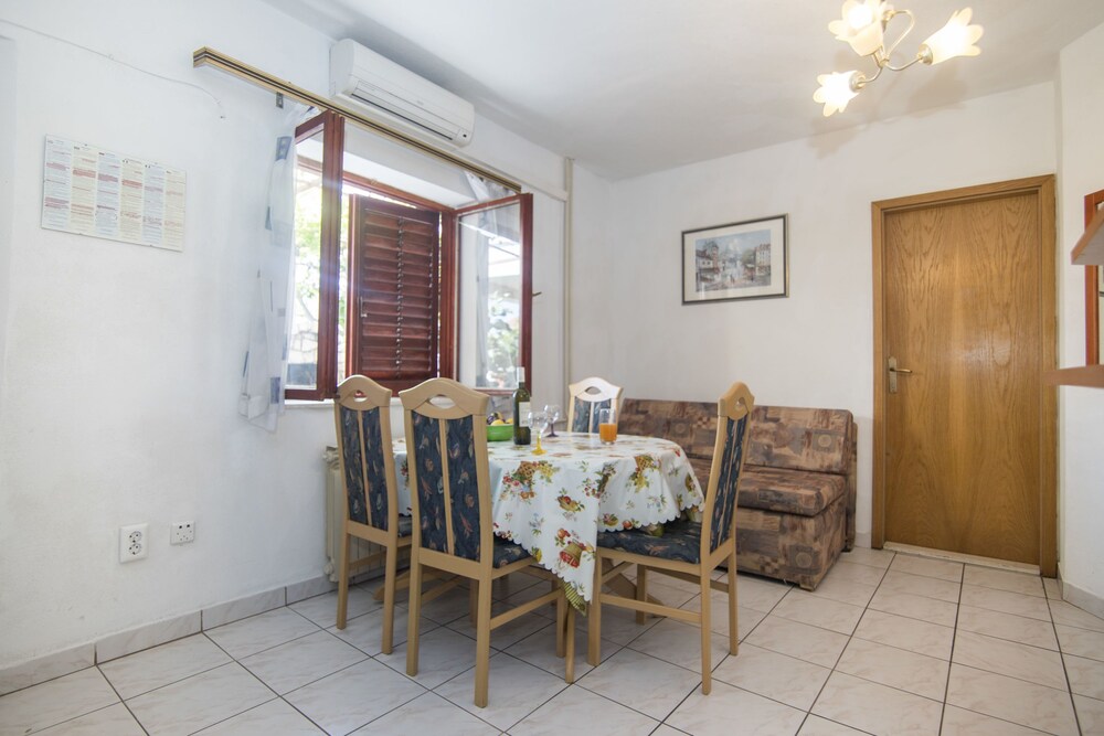 Apartments and Rooms Nikol