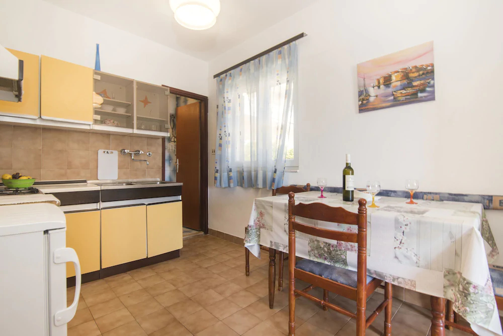 Apartments and Rooms Nikol