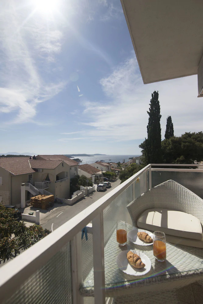 Apartments and Rooms Nikol