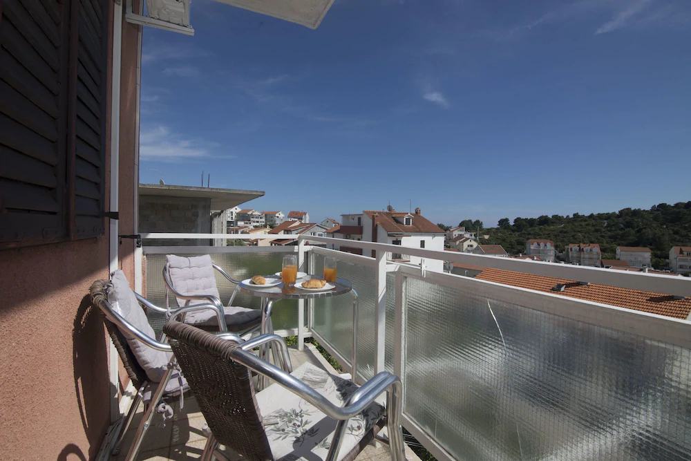 Apartments and Rooms Nikol