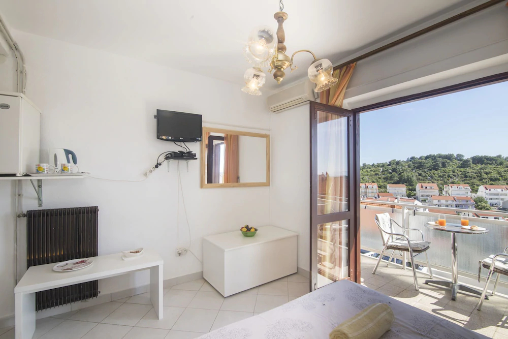 Apartments and Rooms Nikol