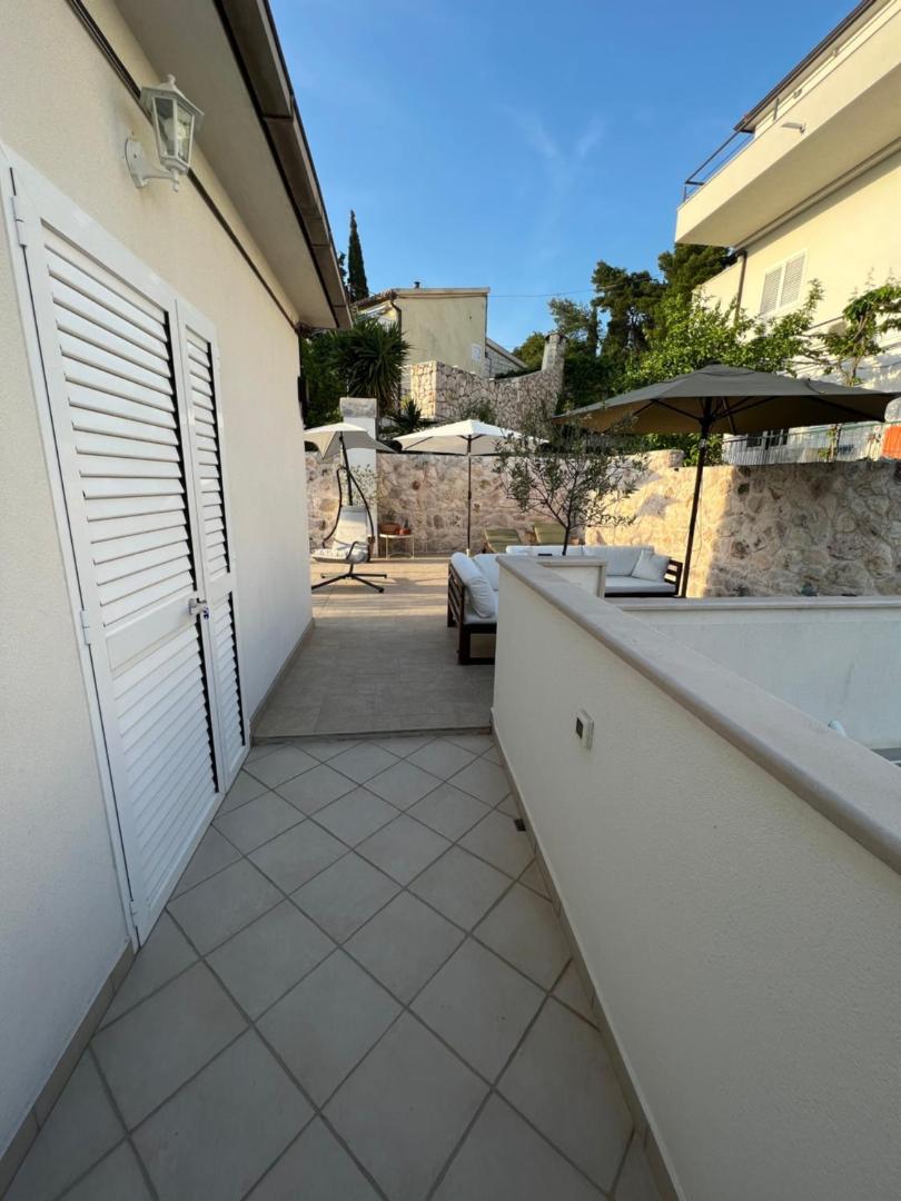 Apartments Jakov and Antonia