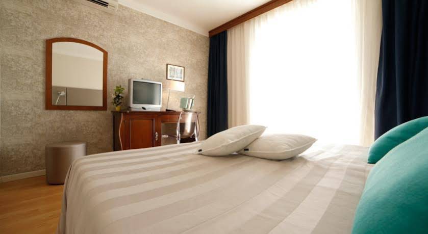 Hotel Moeesy, Blue & Green Oasis