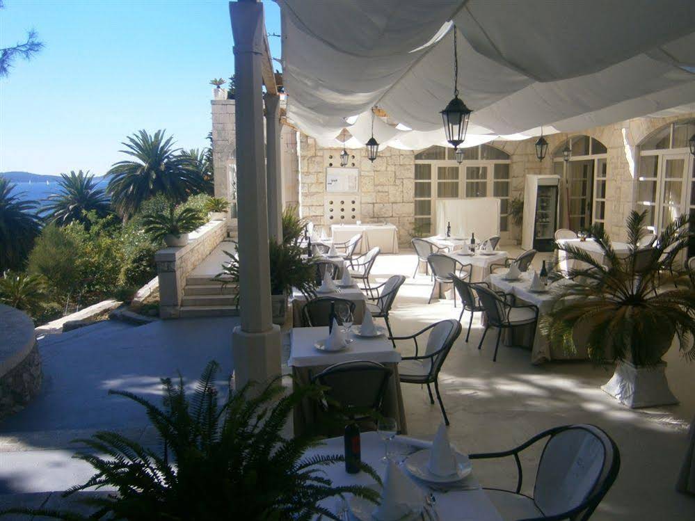 Hotel Moeesy, Blue & Green Oasis