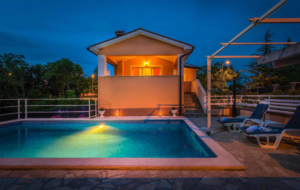 Villa Dina