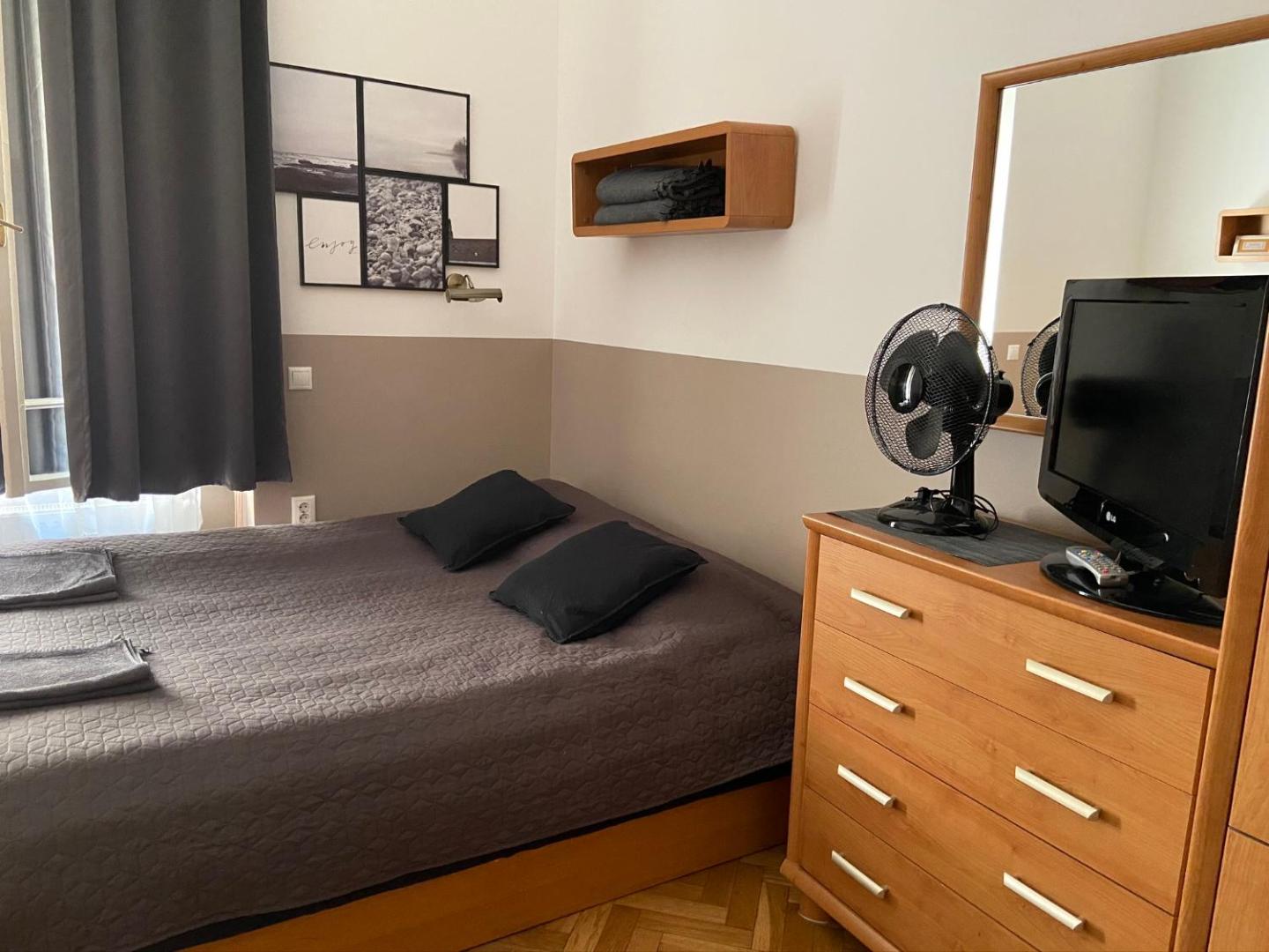 Guest Rest Studio Apartments