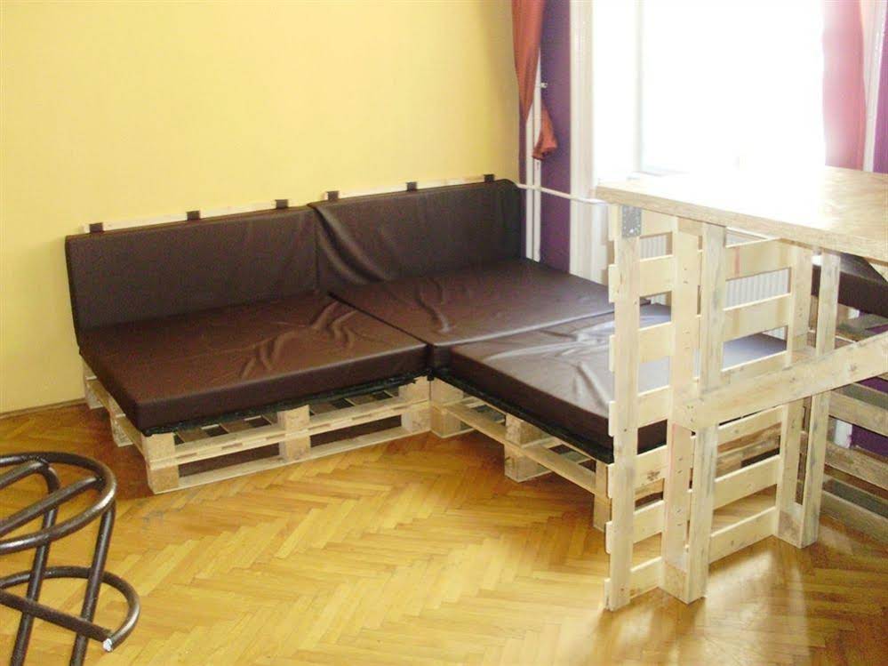 2B Hostel & Rooms