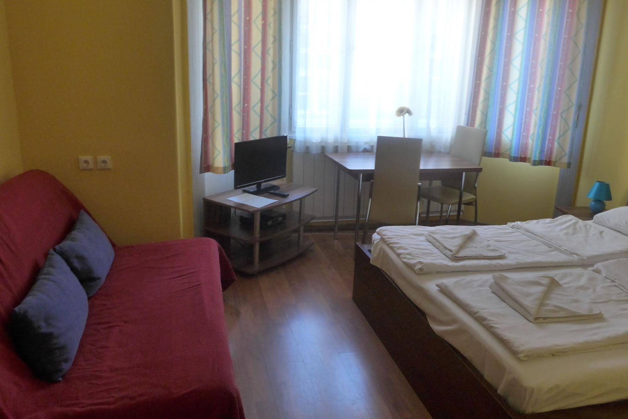 Amber Terrace Studio