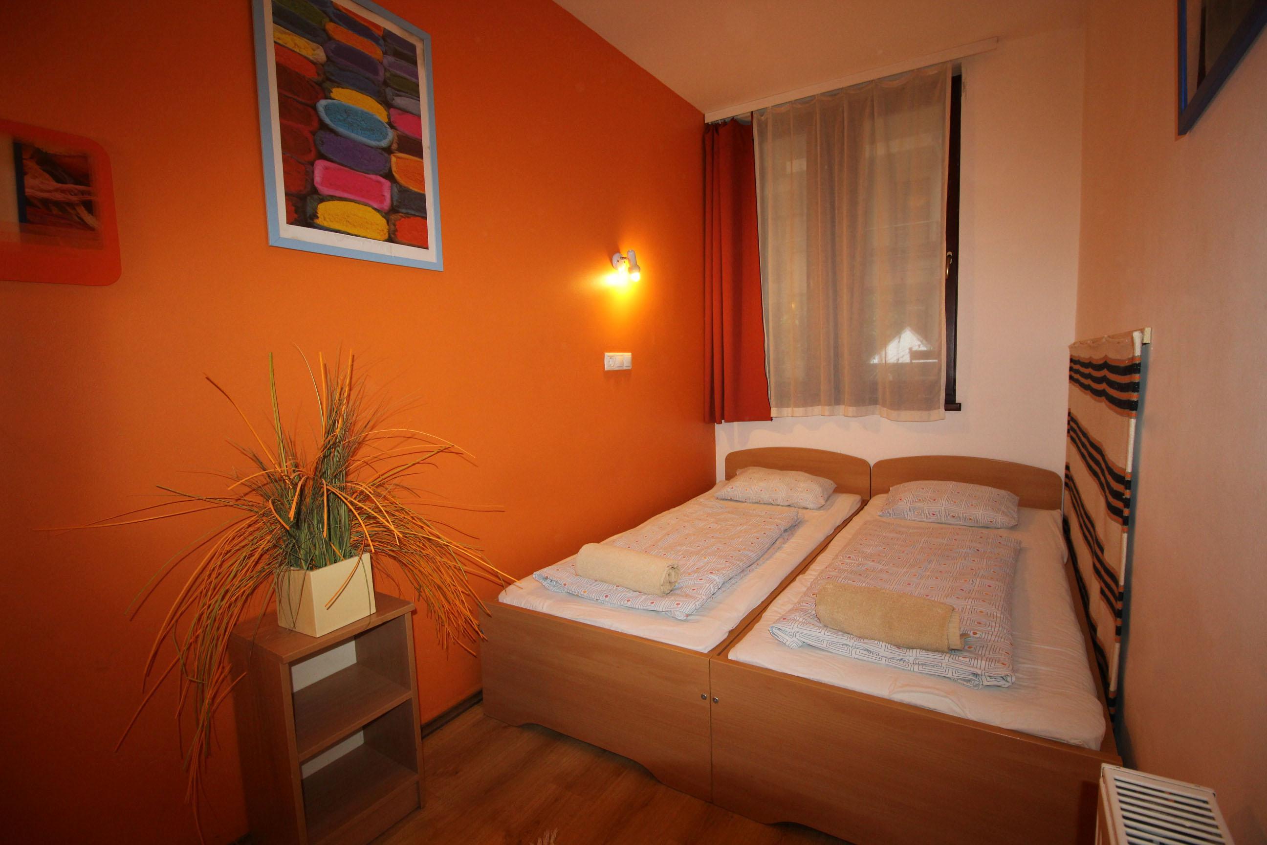 Broadway Hostel & Apartments