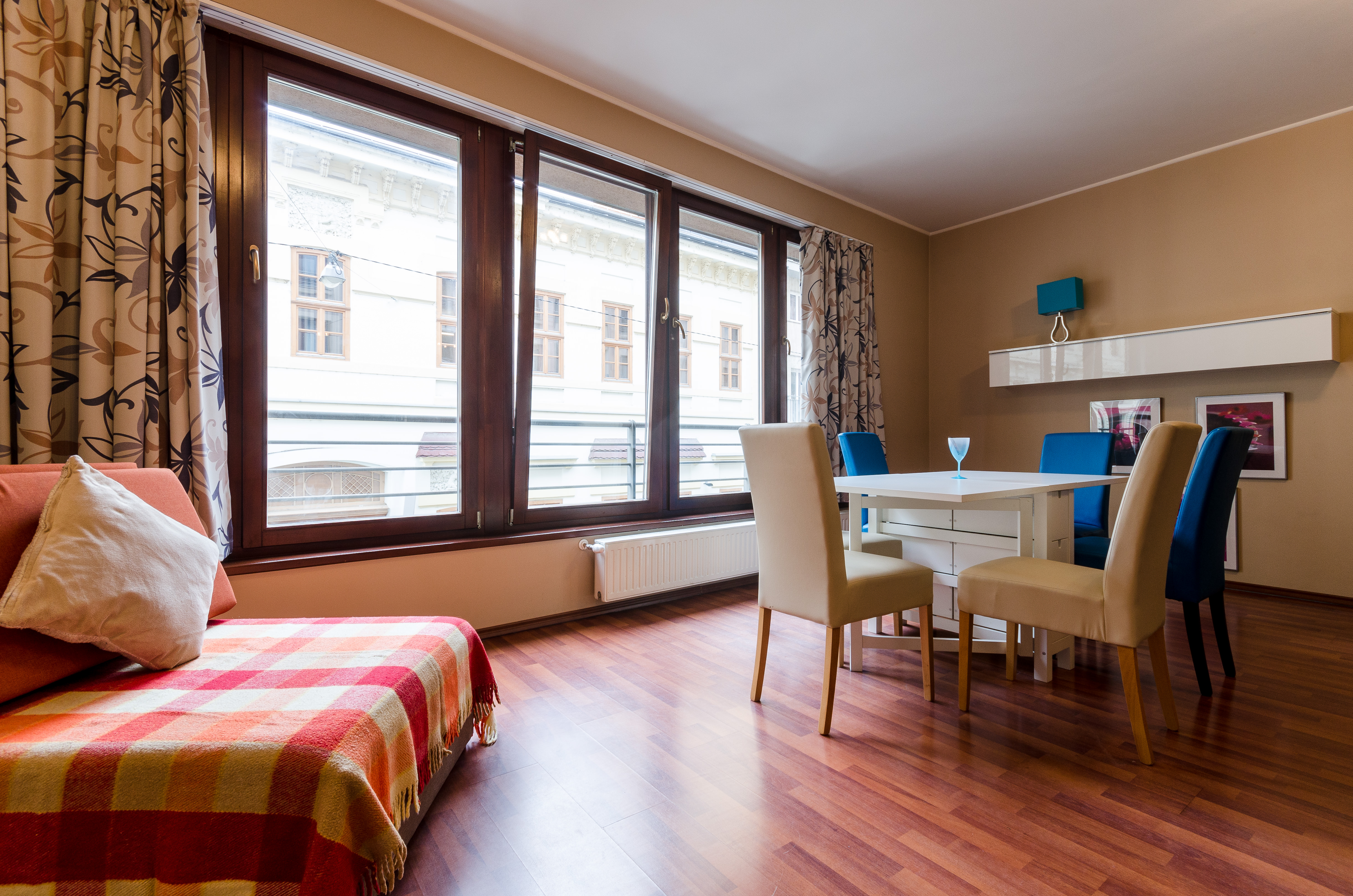 Broadway Hostel & Apartments