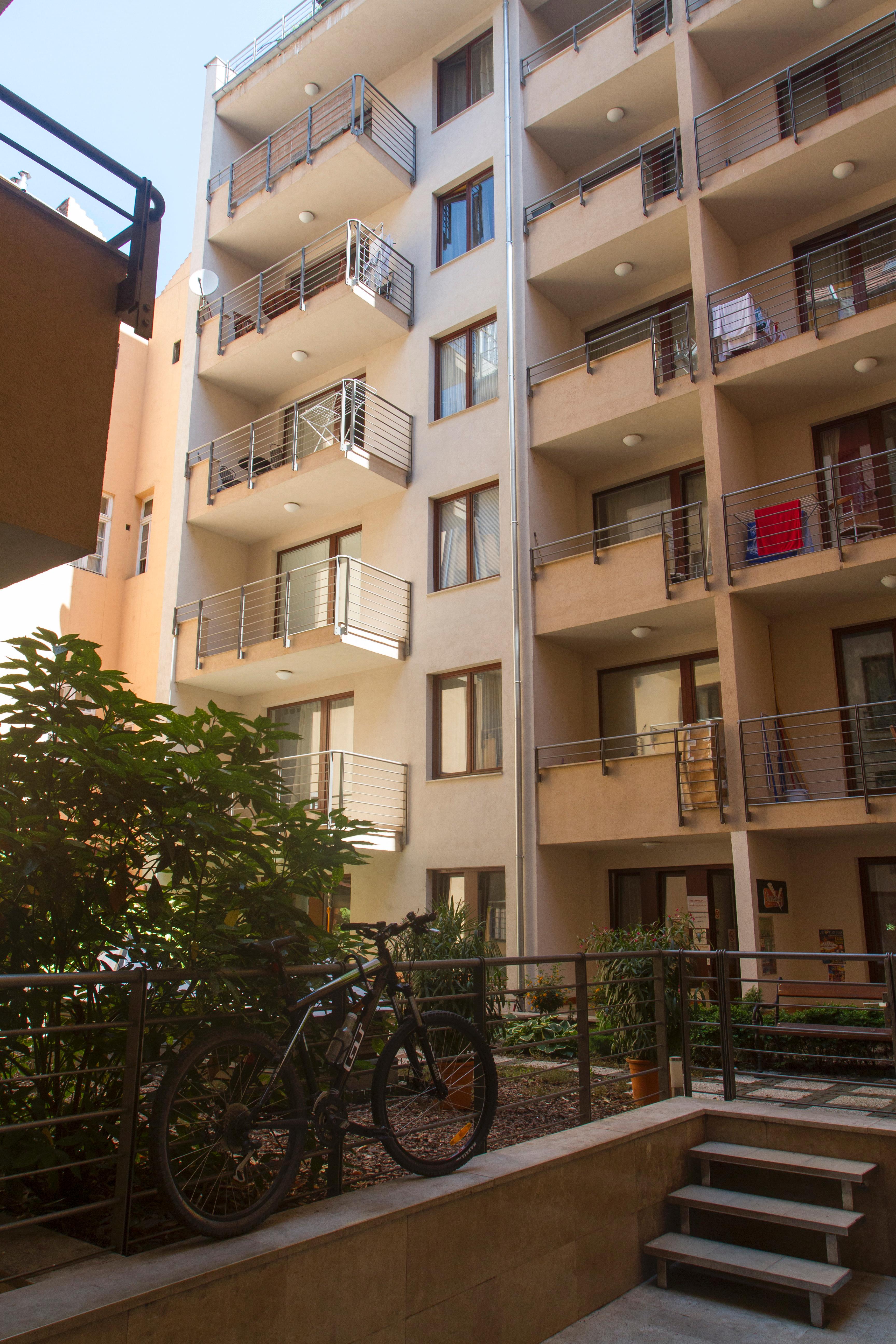 Broadway Hostel & Apartments
