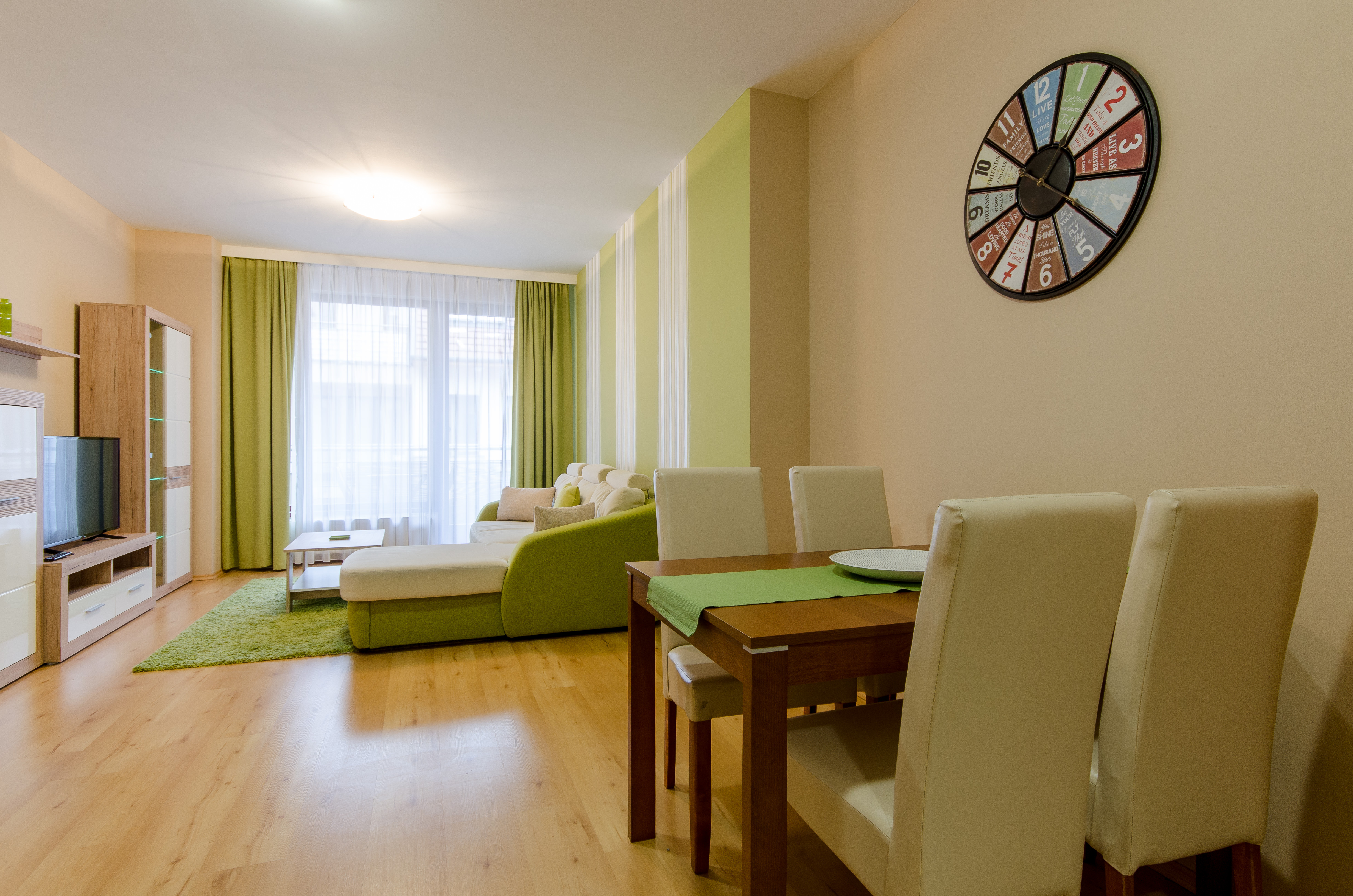 Broadway Hostel & Apartments