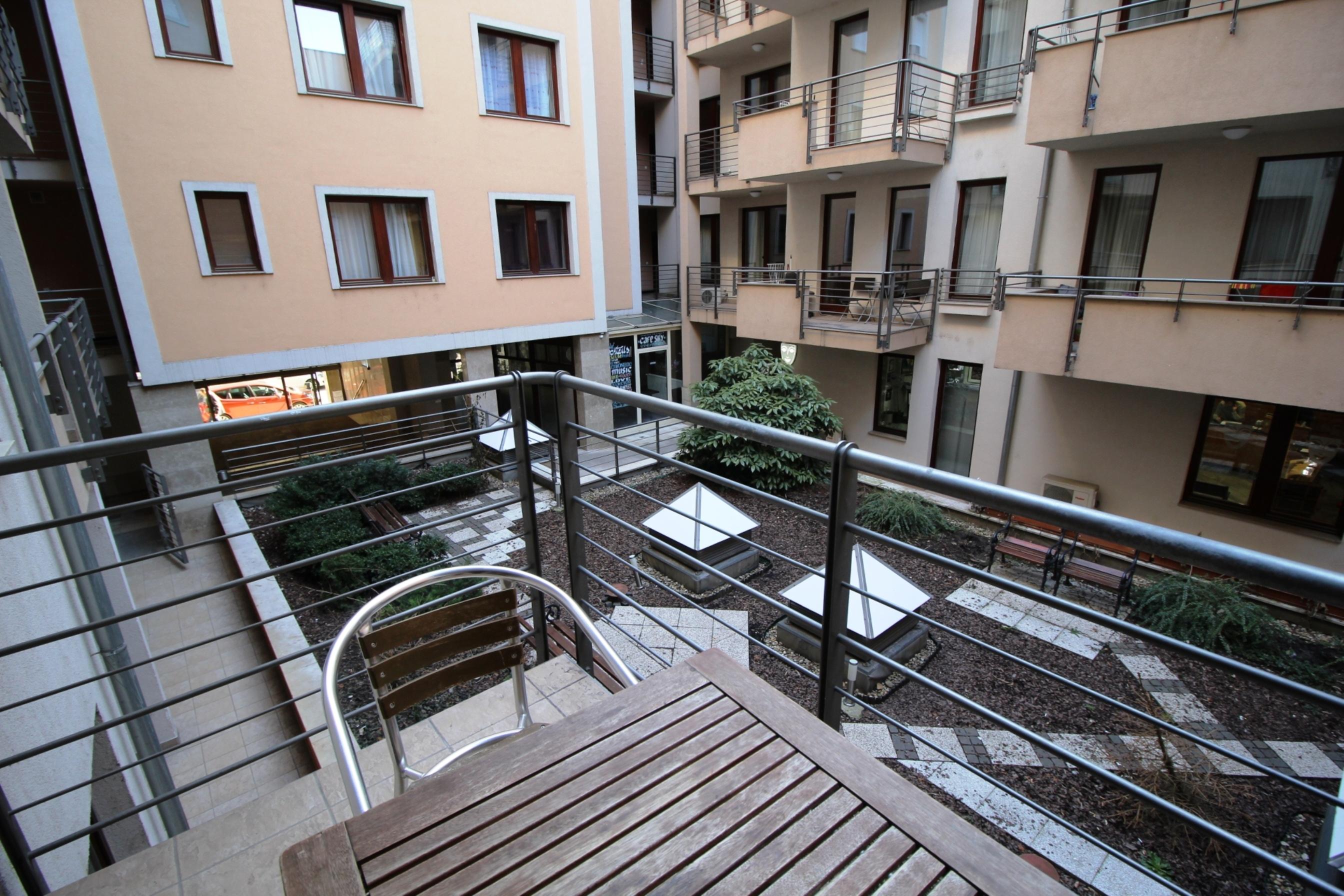 Broadway Hostel & Apartments