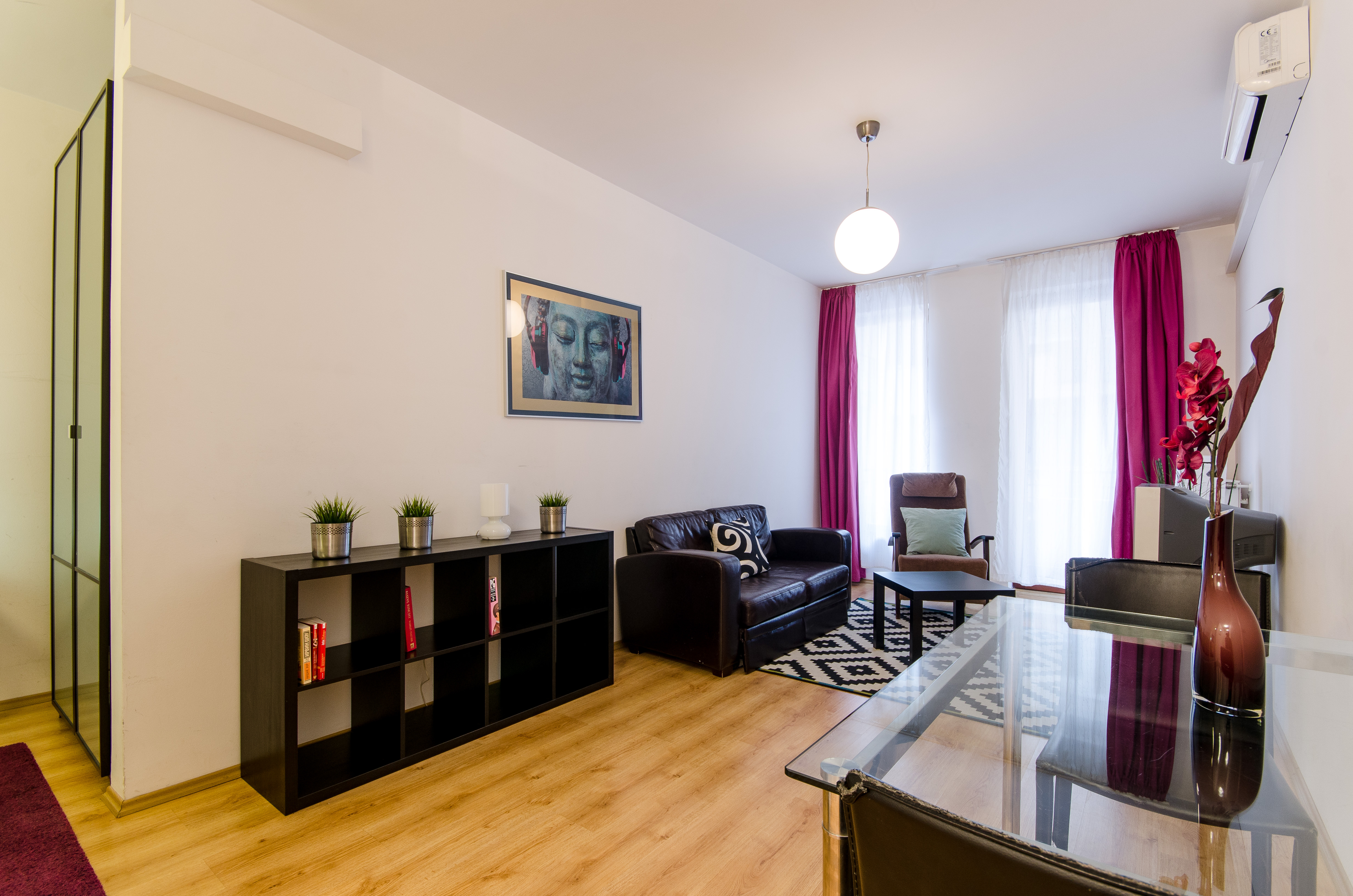 Broadway Hostel & Apartments