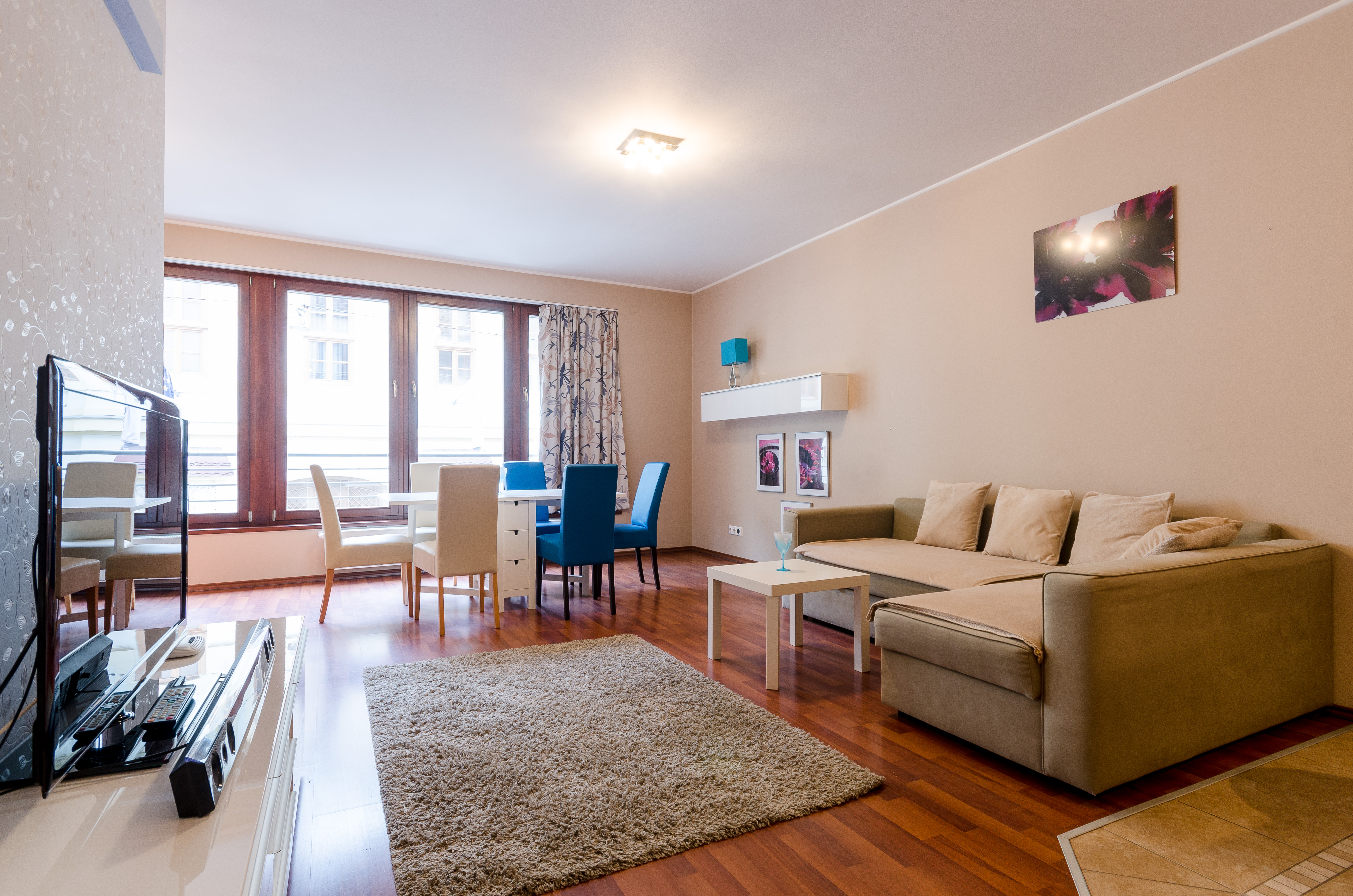 Broadway Hostel & Apartments