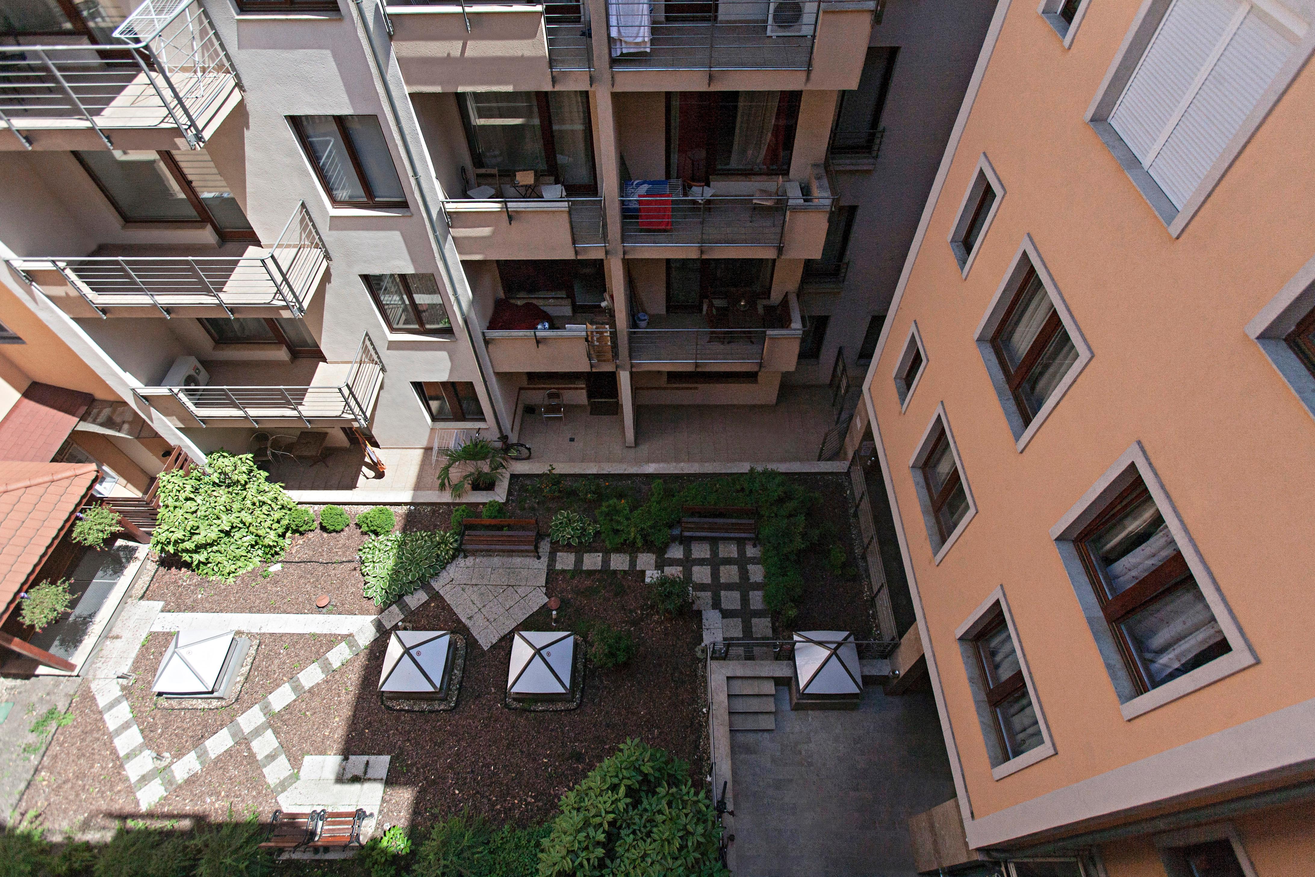 Broadway Hostel & Apartments