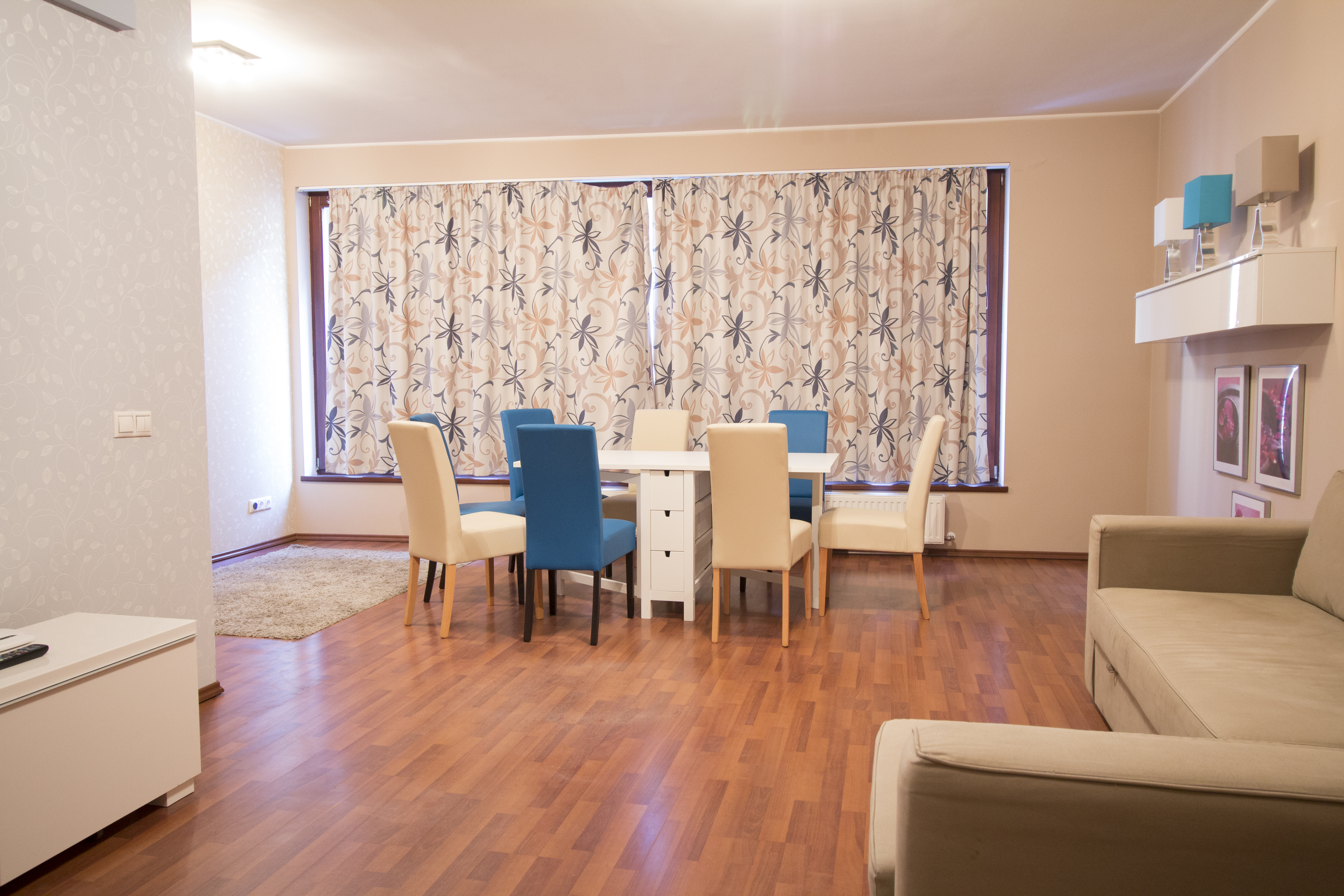 Broadway Hostel & Apartments