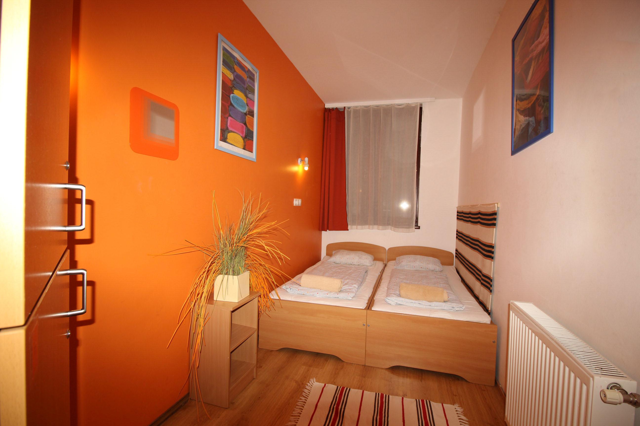 Broadway Hostel & Apartments