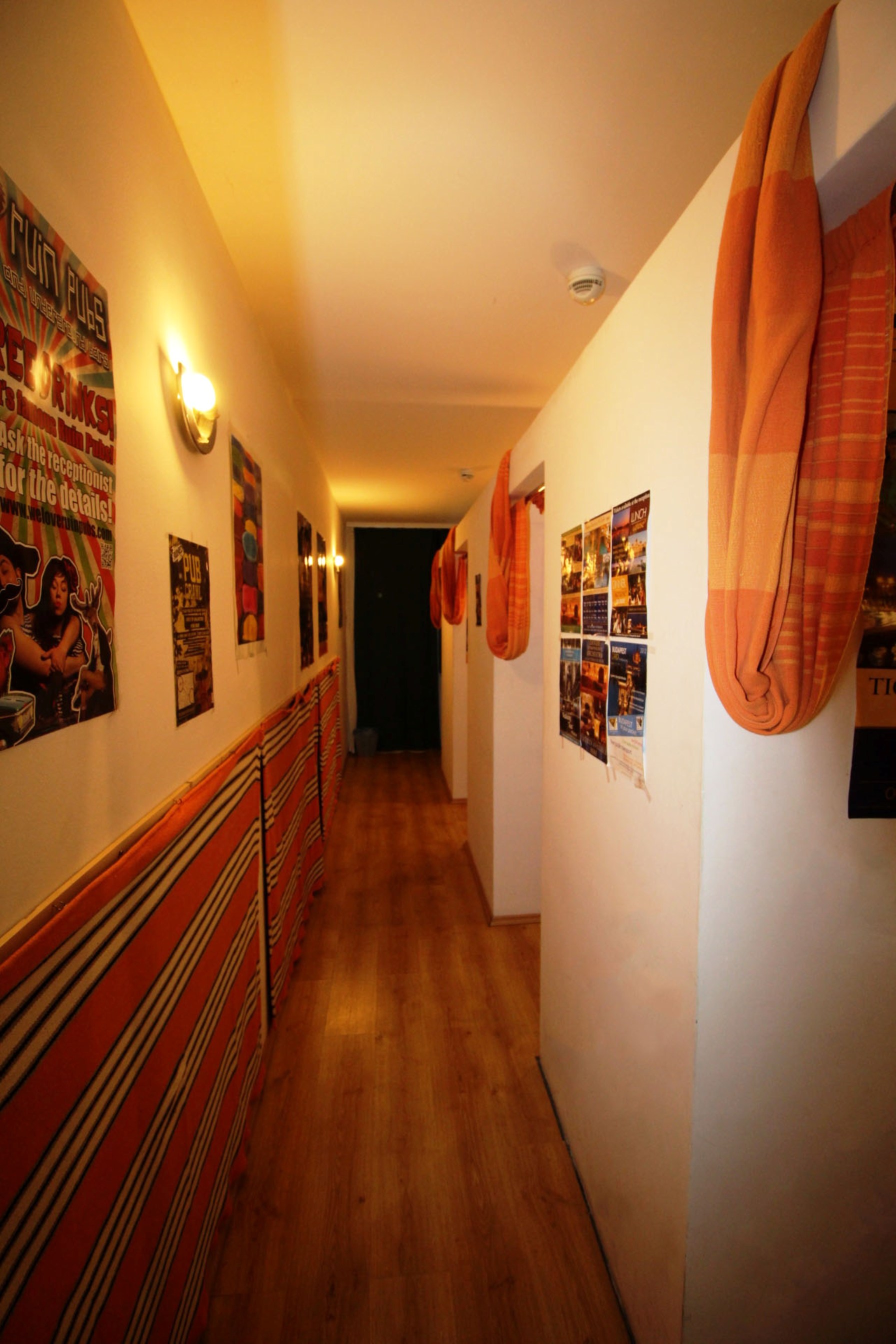Broadway Hostel & Apartments