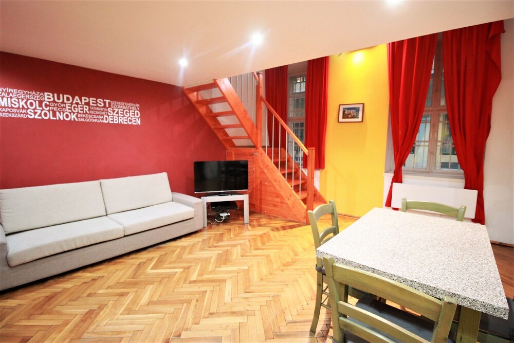 Budapest Easy Flats - Jokai Apartments