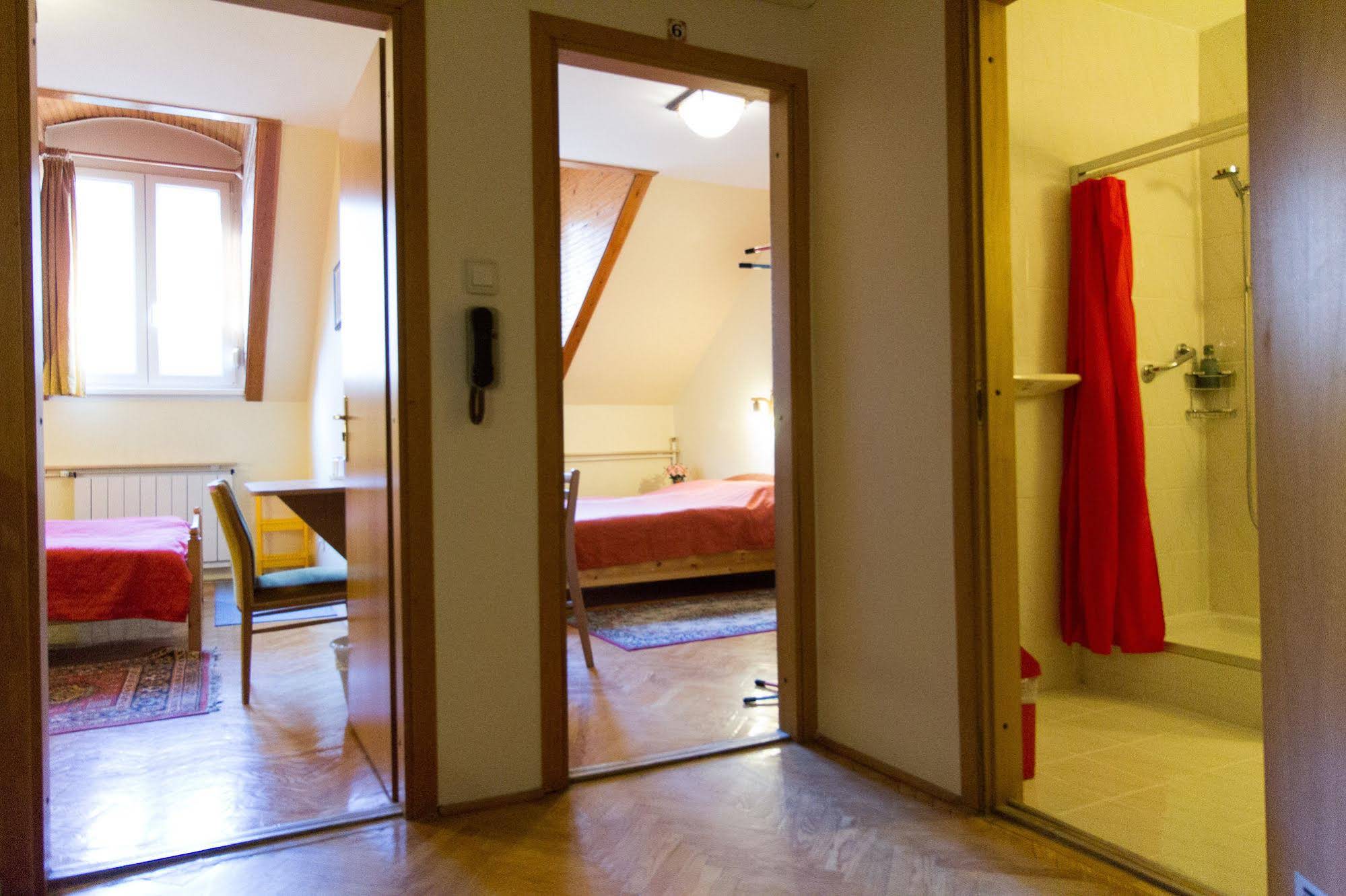 Budavar Pension