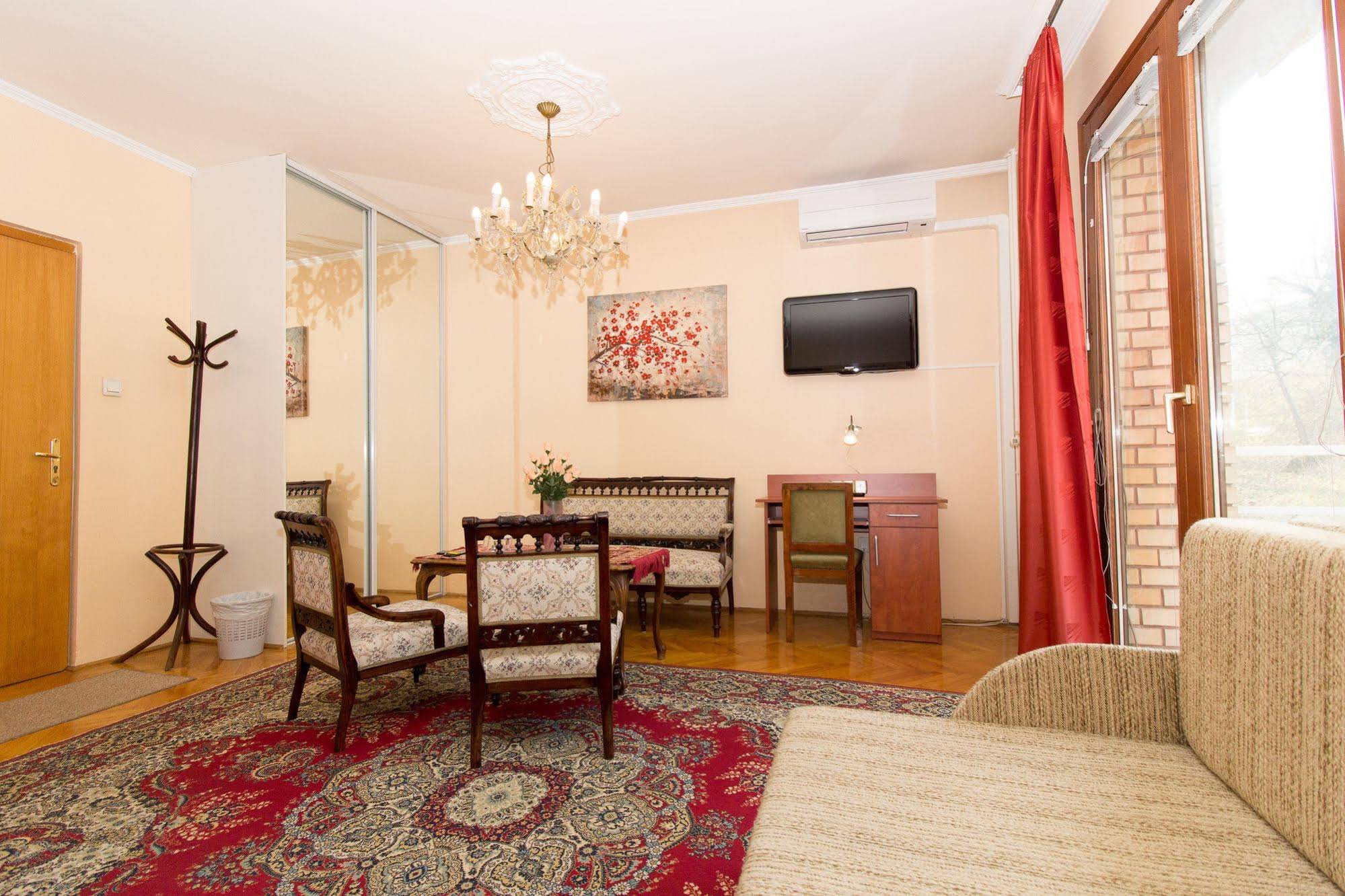 Budavar Pension