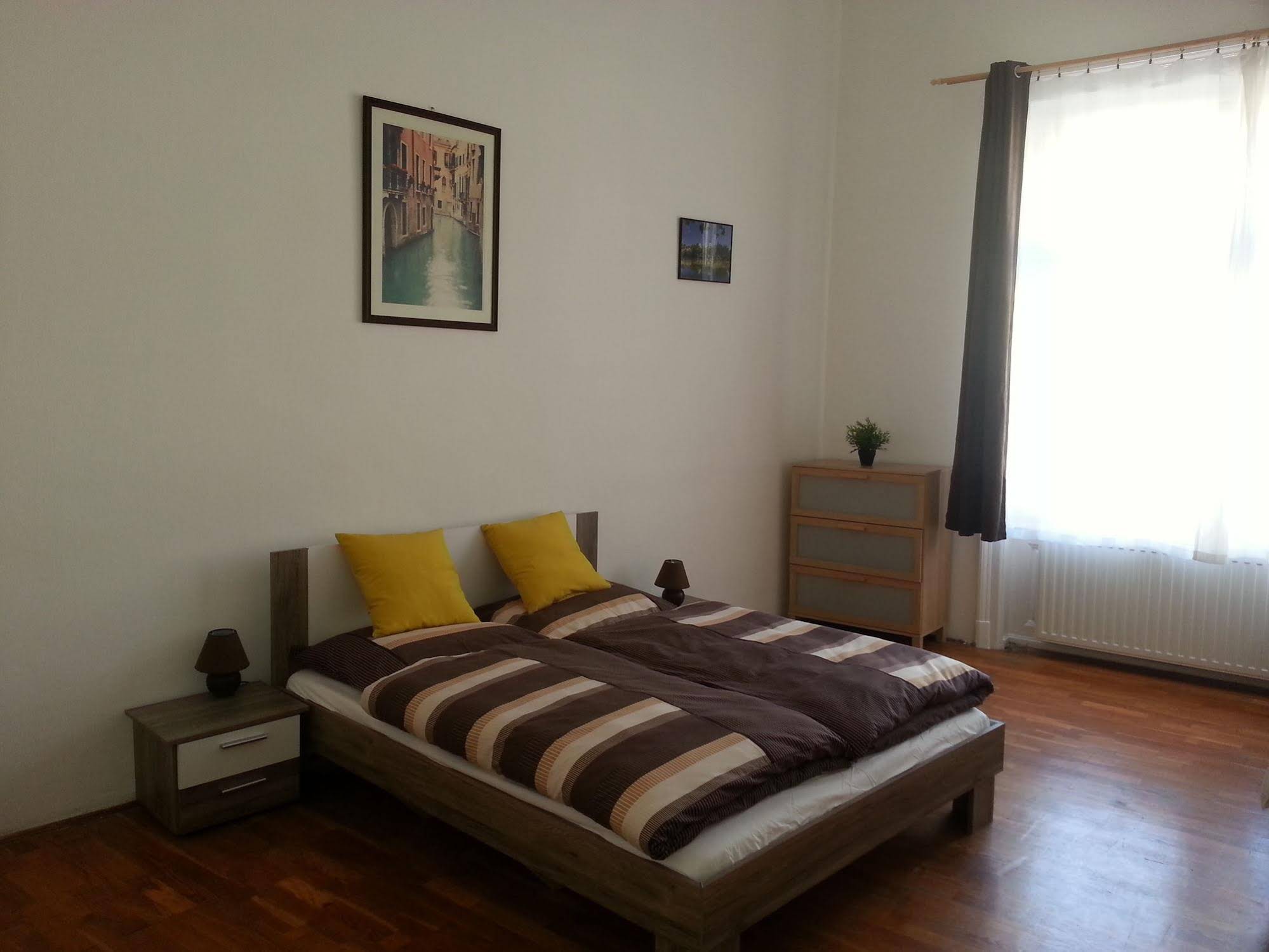 Caterina Hostel and Guesthouse
