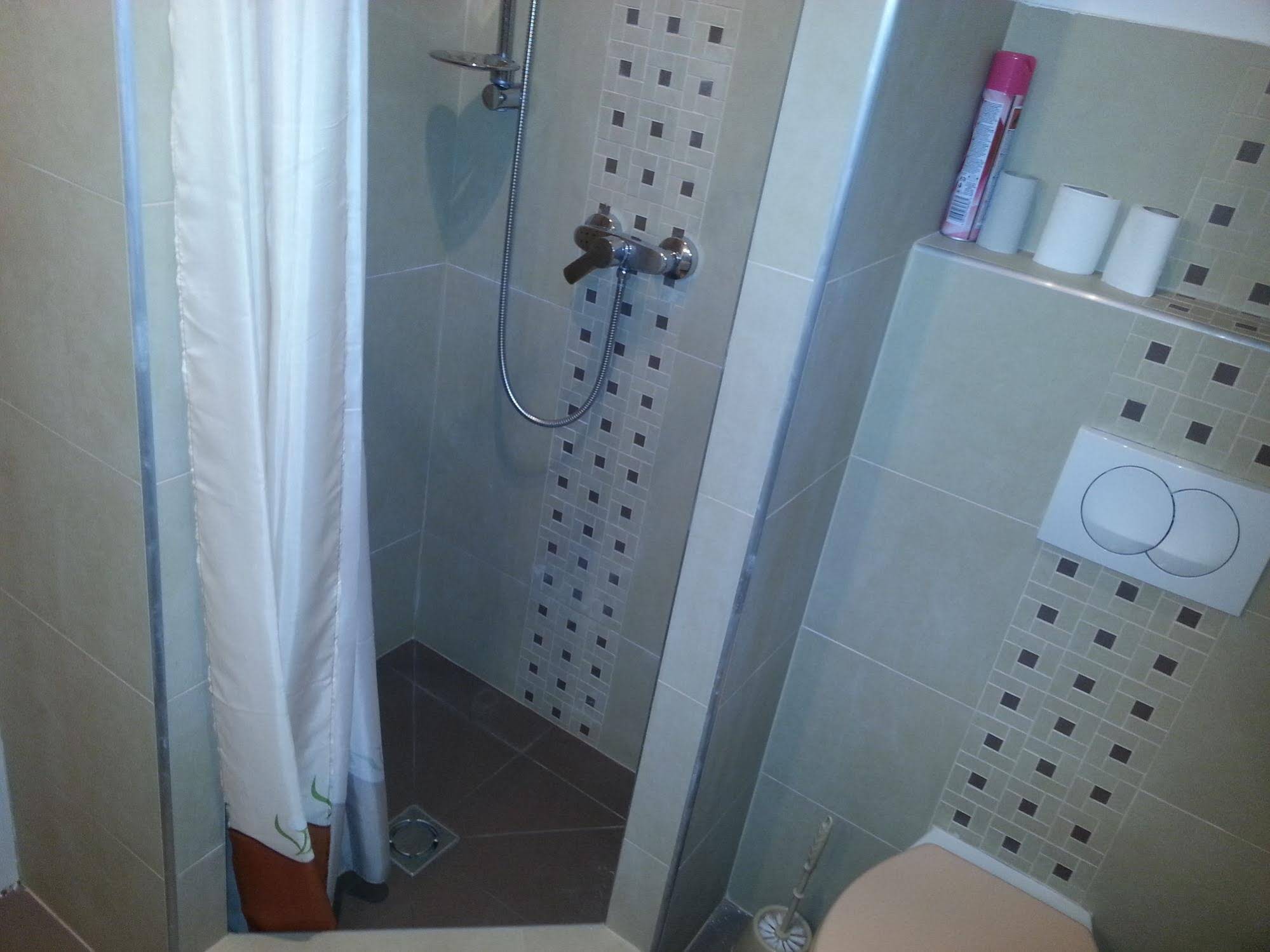 Caterina Hostel and Guesthouse