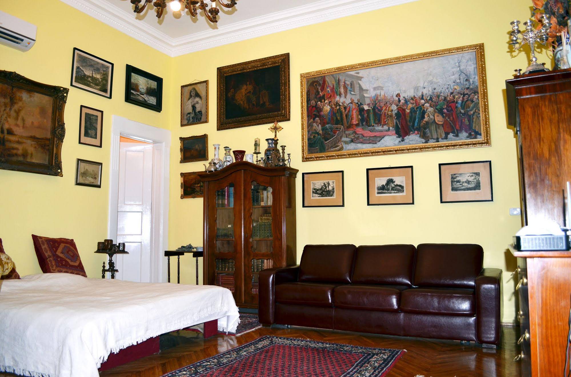 Central Avenue Apartments