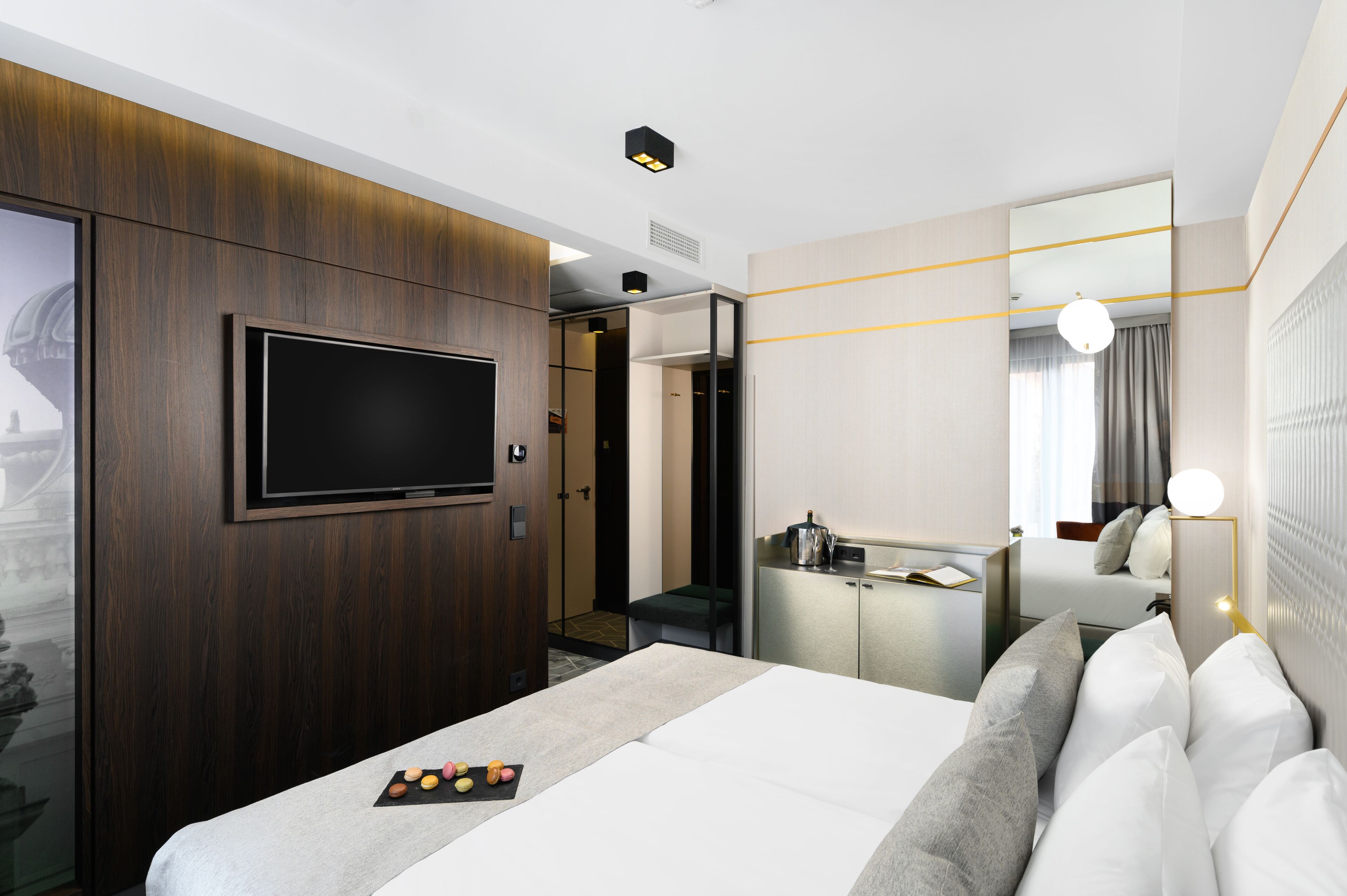Hotel Emerald & Suites