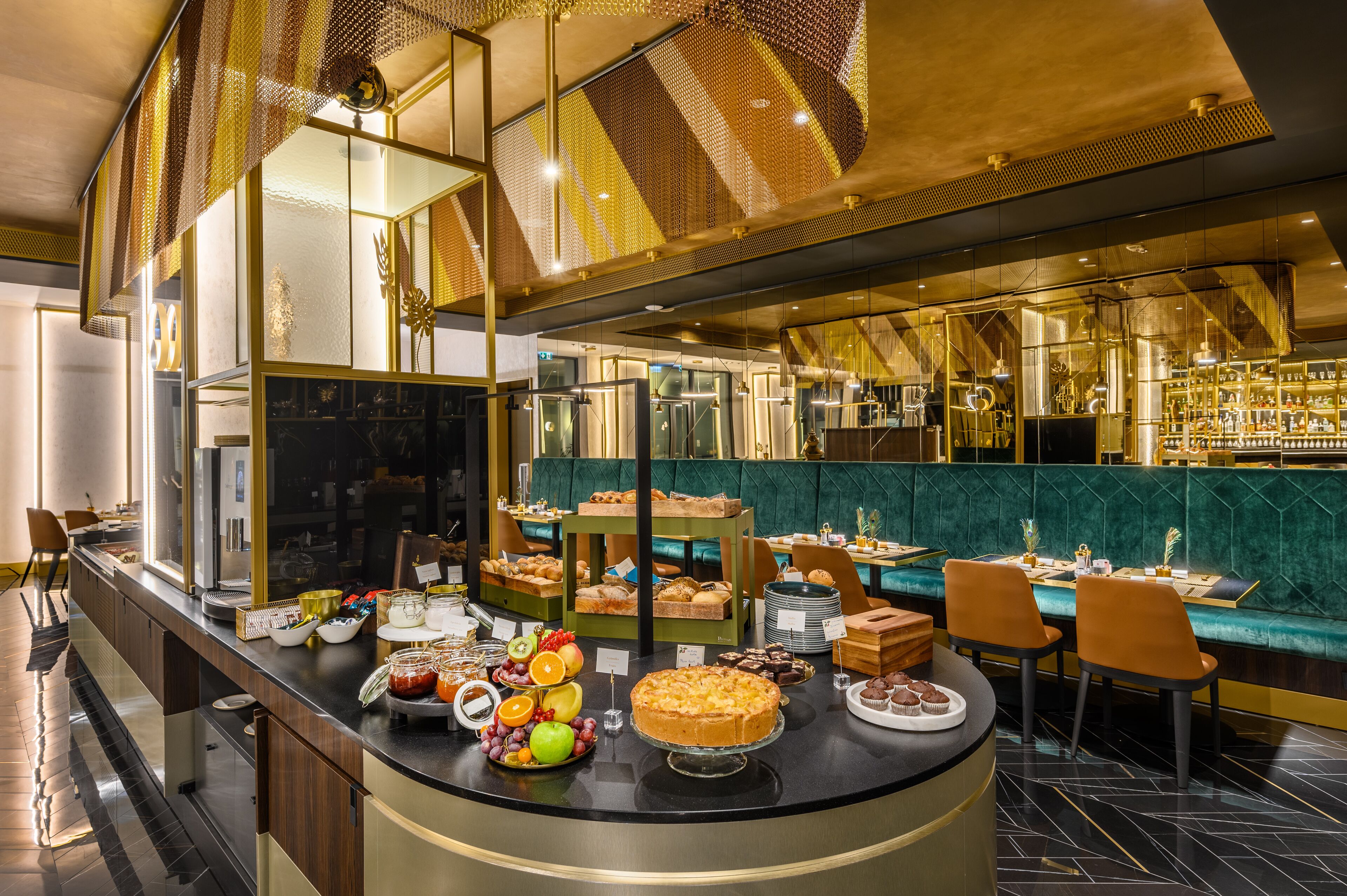 Hotel Emerald & Suites