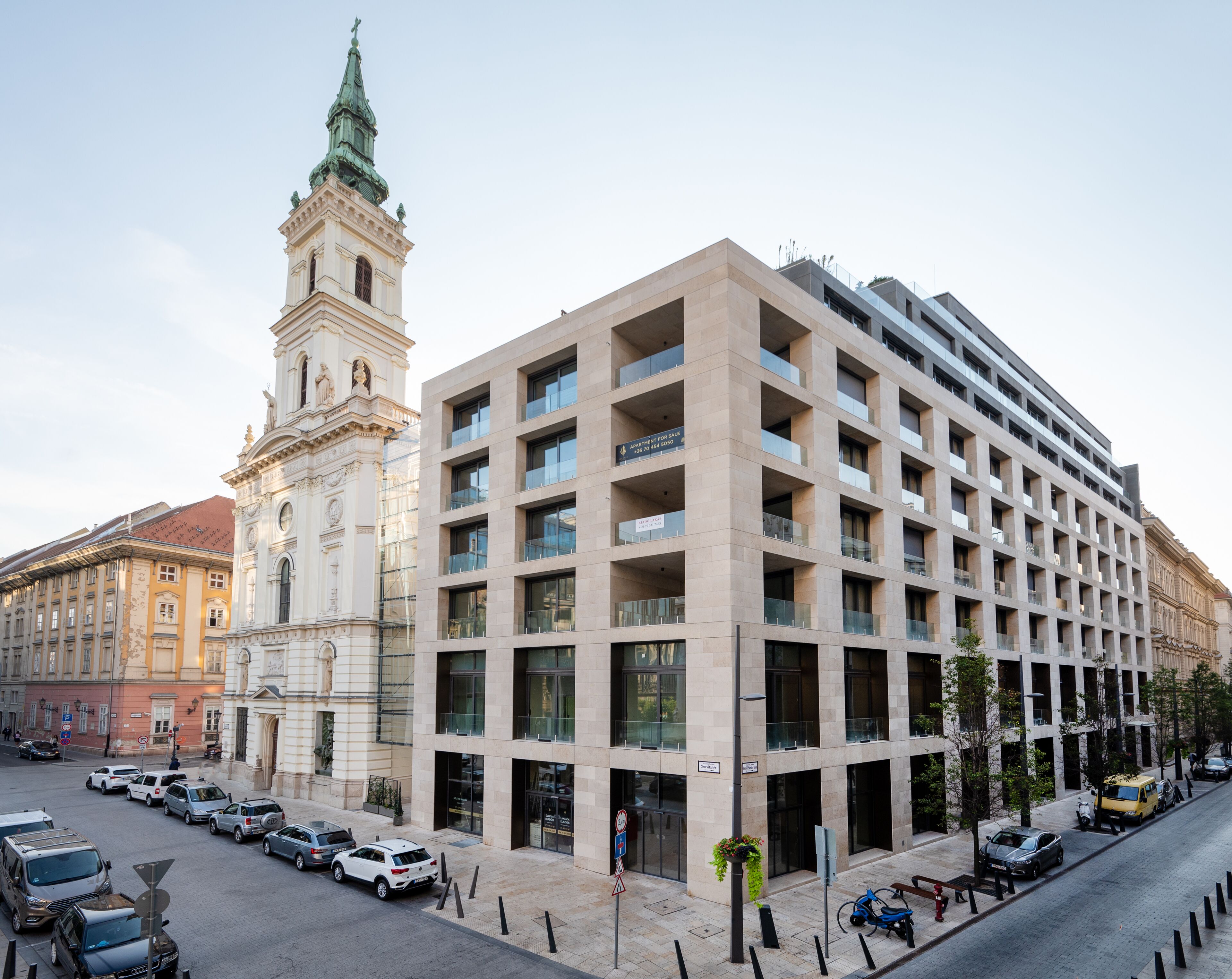 Hotel Emerald & Suites