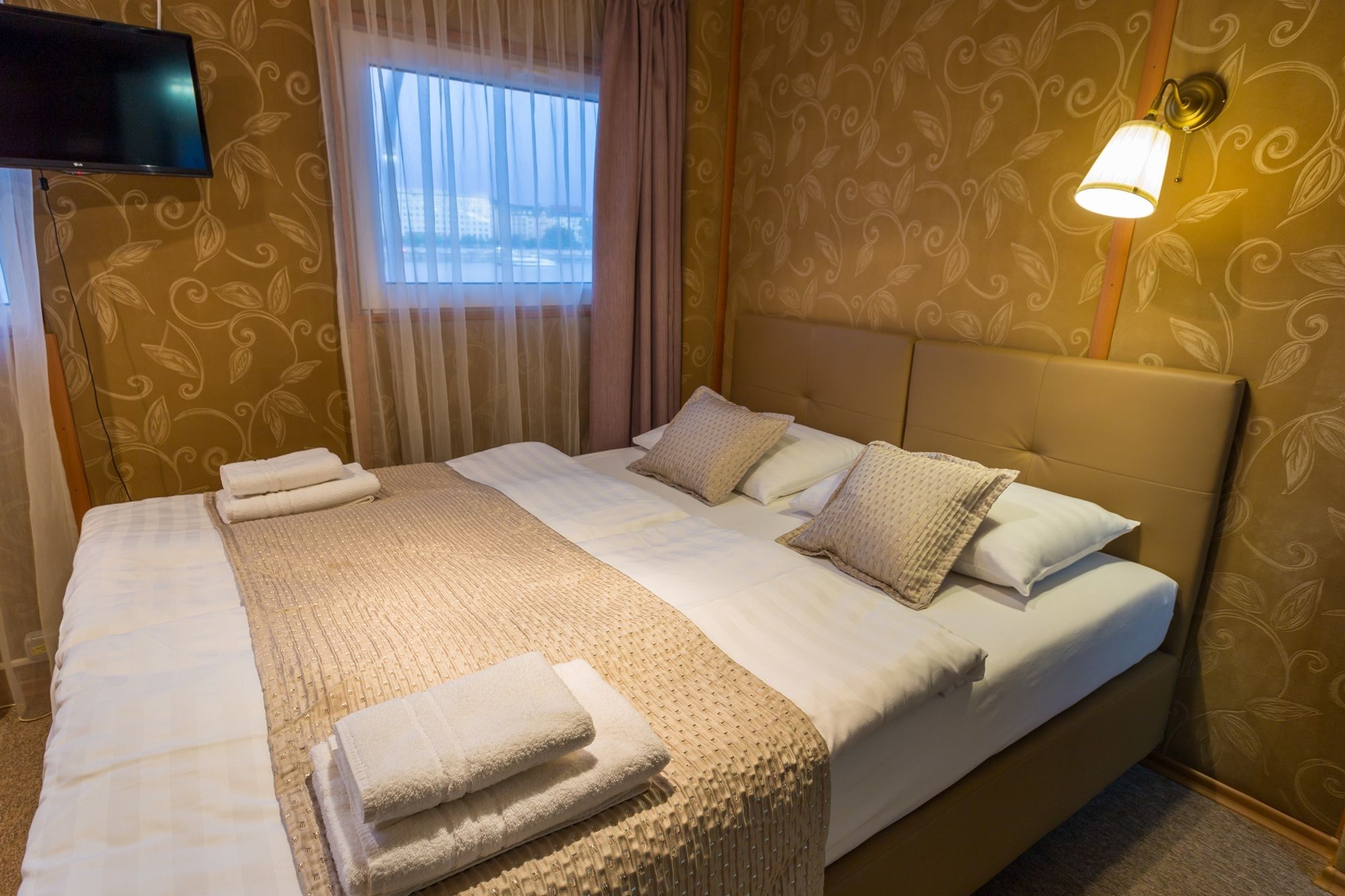 Grand Jules - Boat Hotel