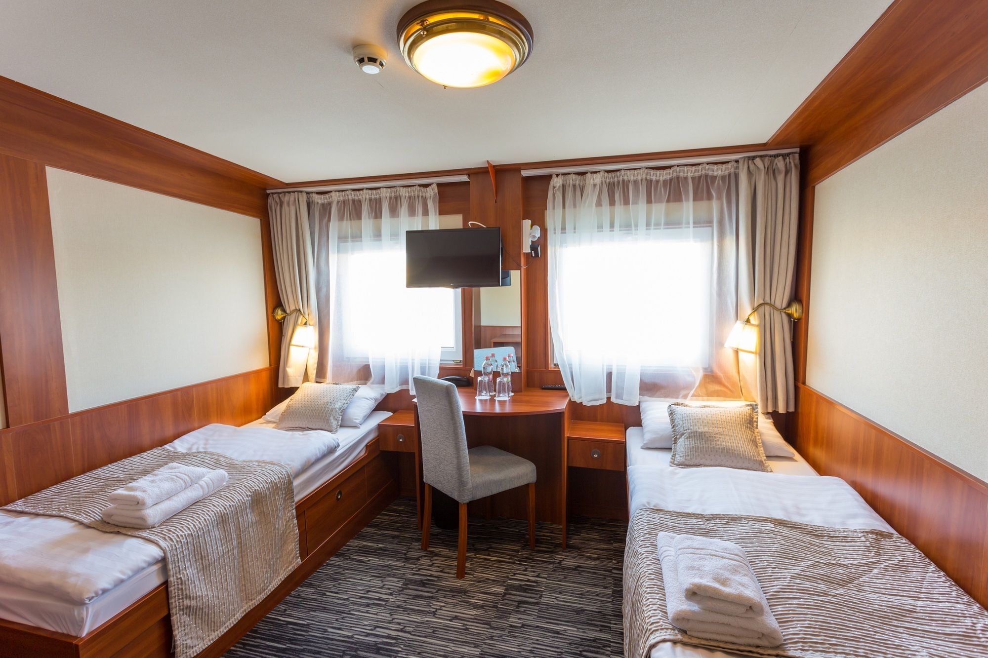Grand Jules - Boat Hotel