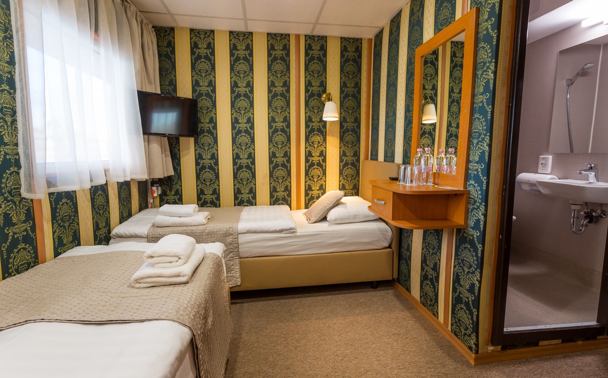 Grand Jules - Boat Hotel