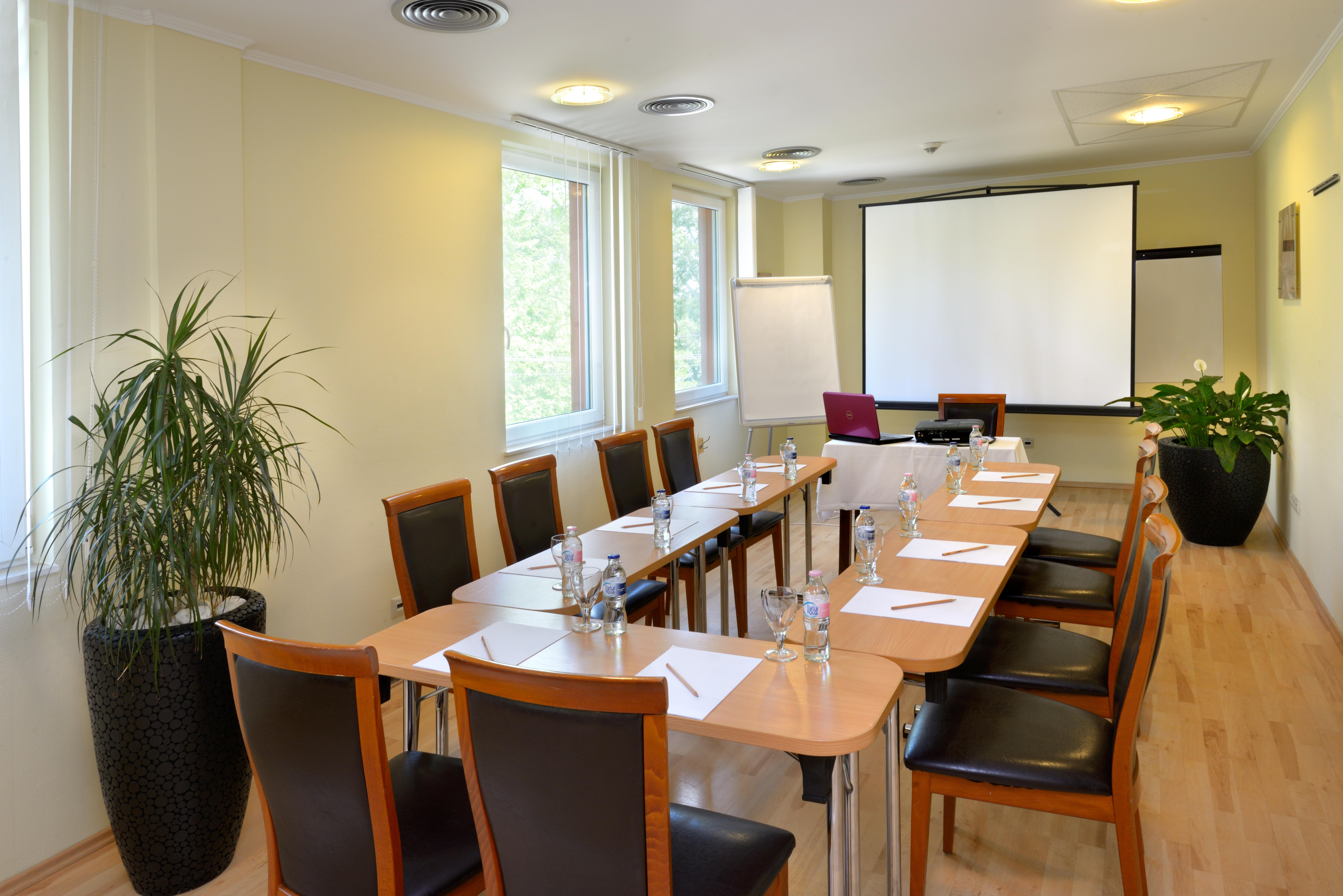 Holiday Beach Budapest Wellness & Conference Hotel