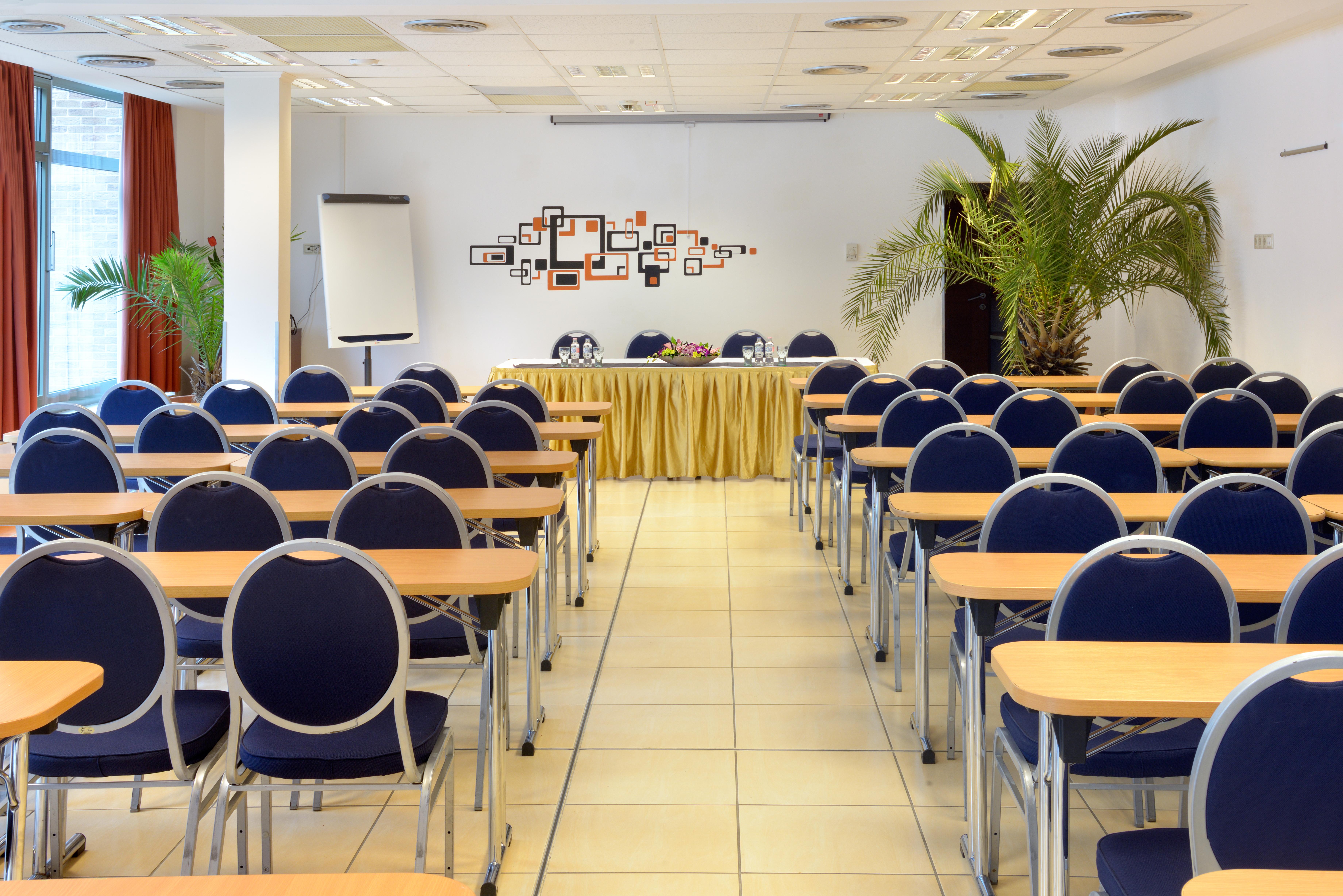 Holiday Beach Budapest Wellness & Conference Hotel