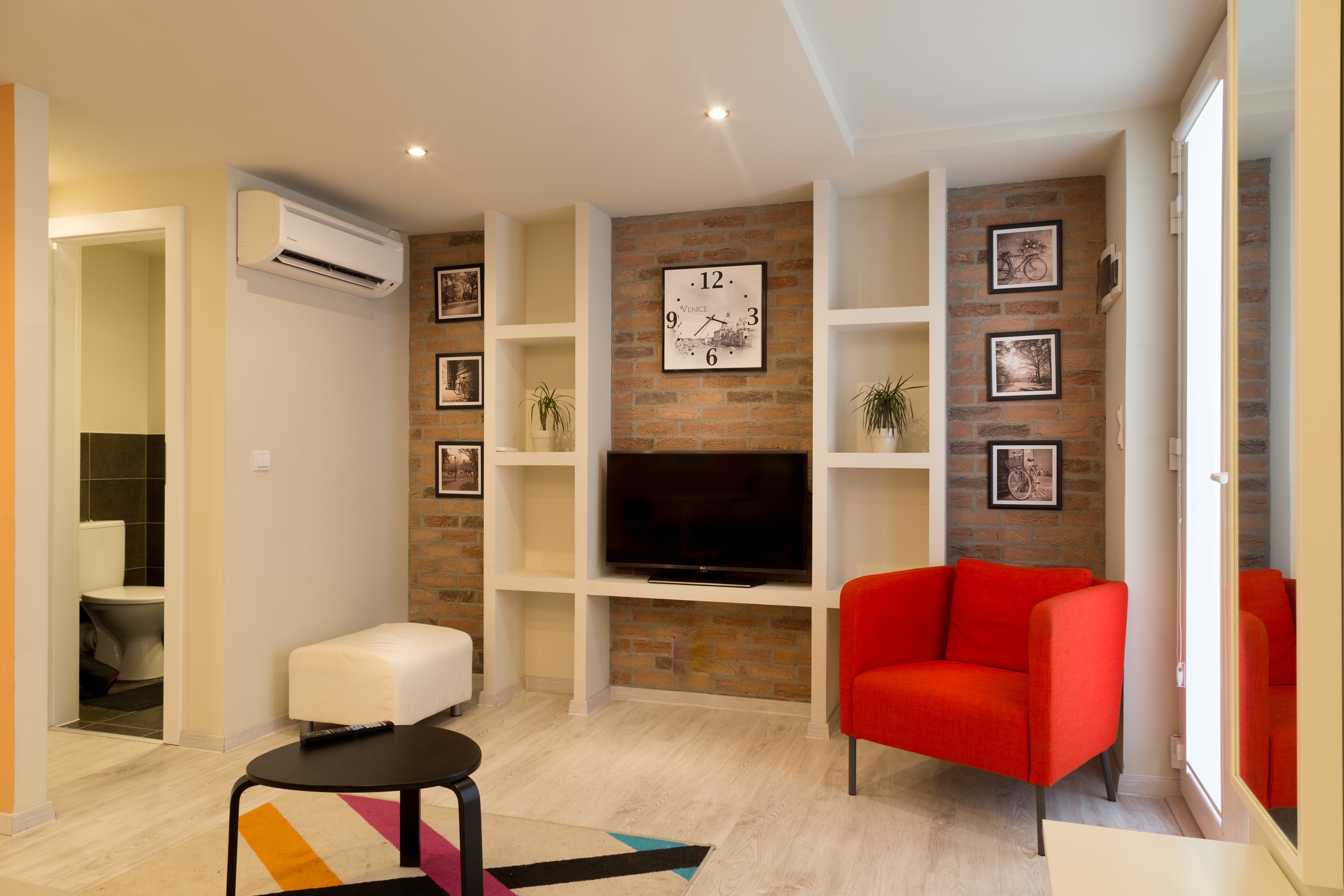Hotel Mika Downtown