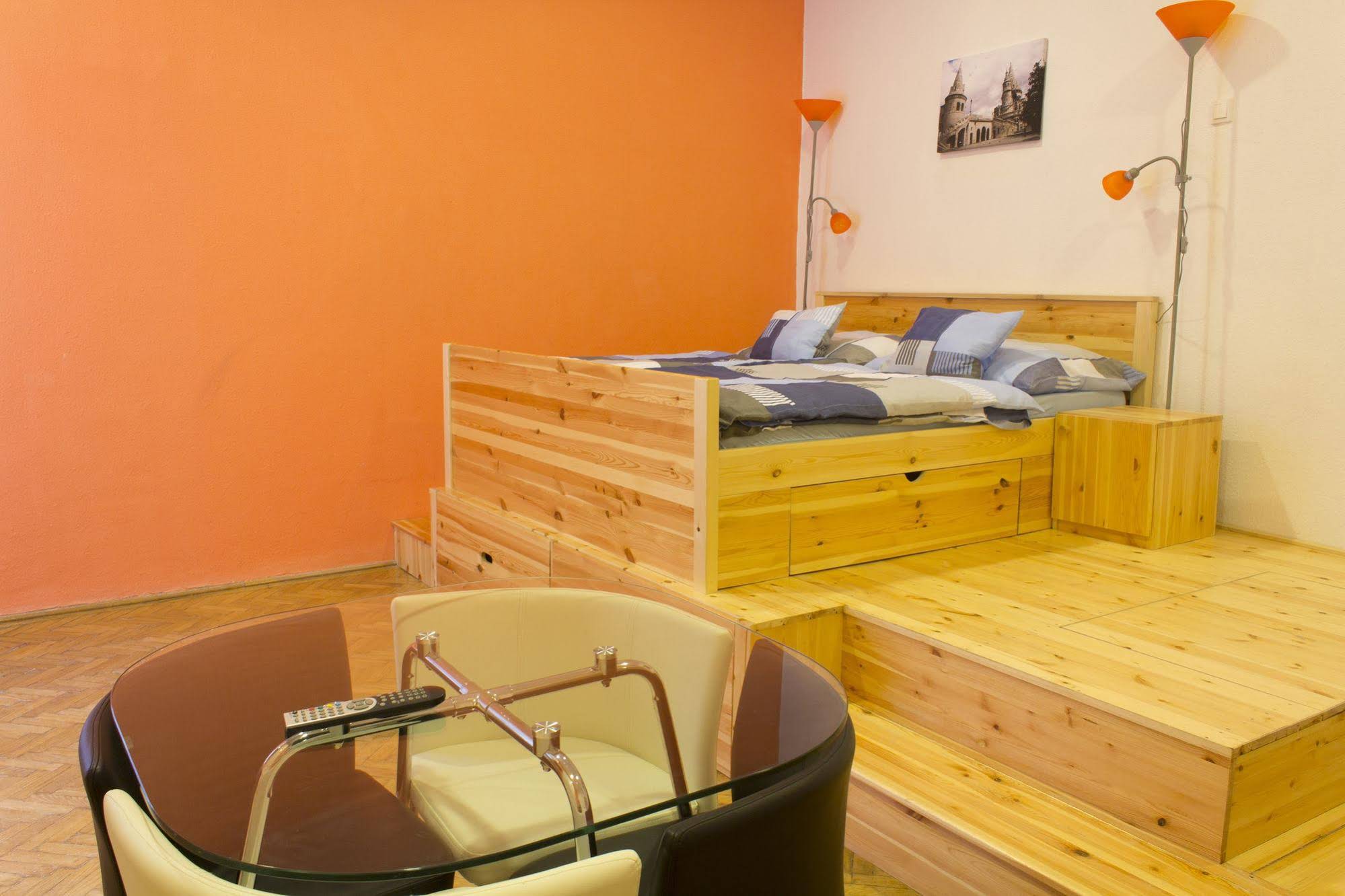 Katona Apartments