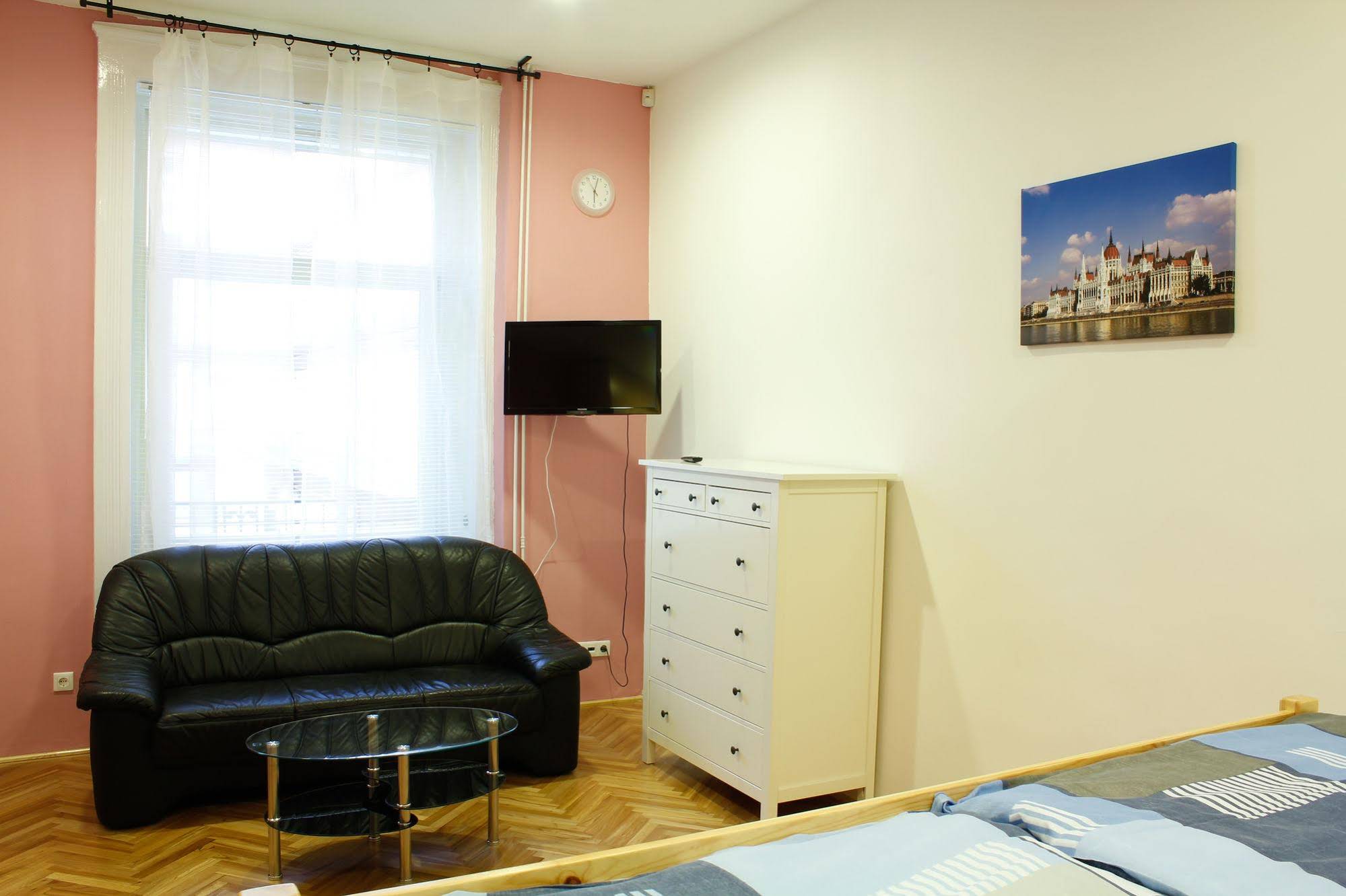 Katona Apartments