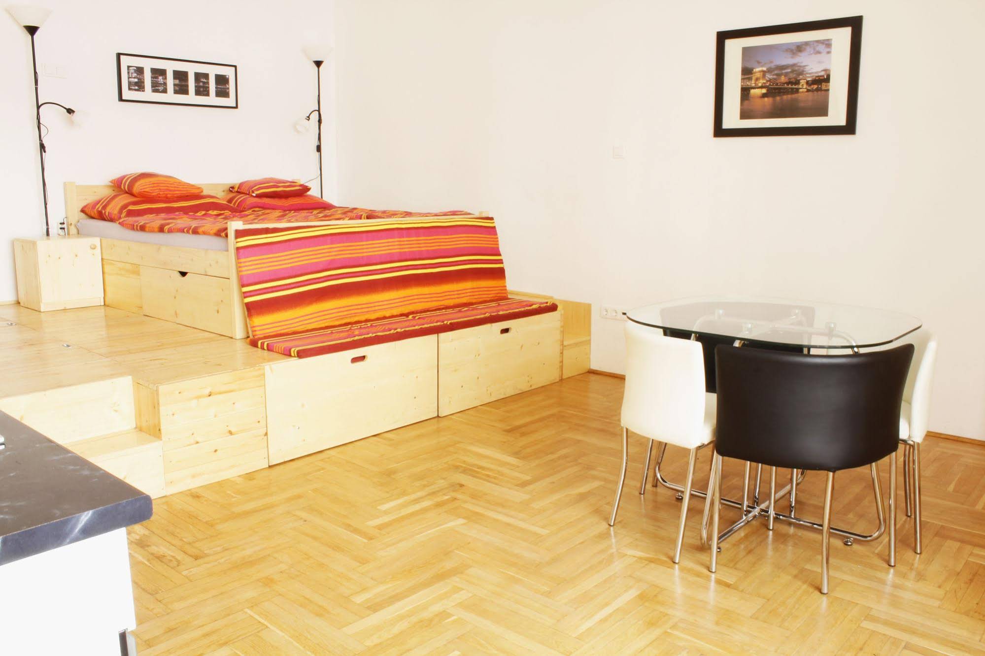 Katona Apartments