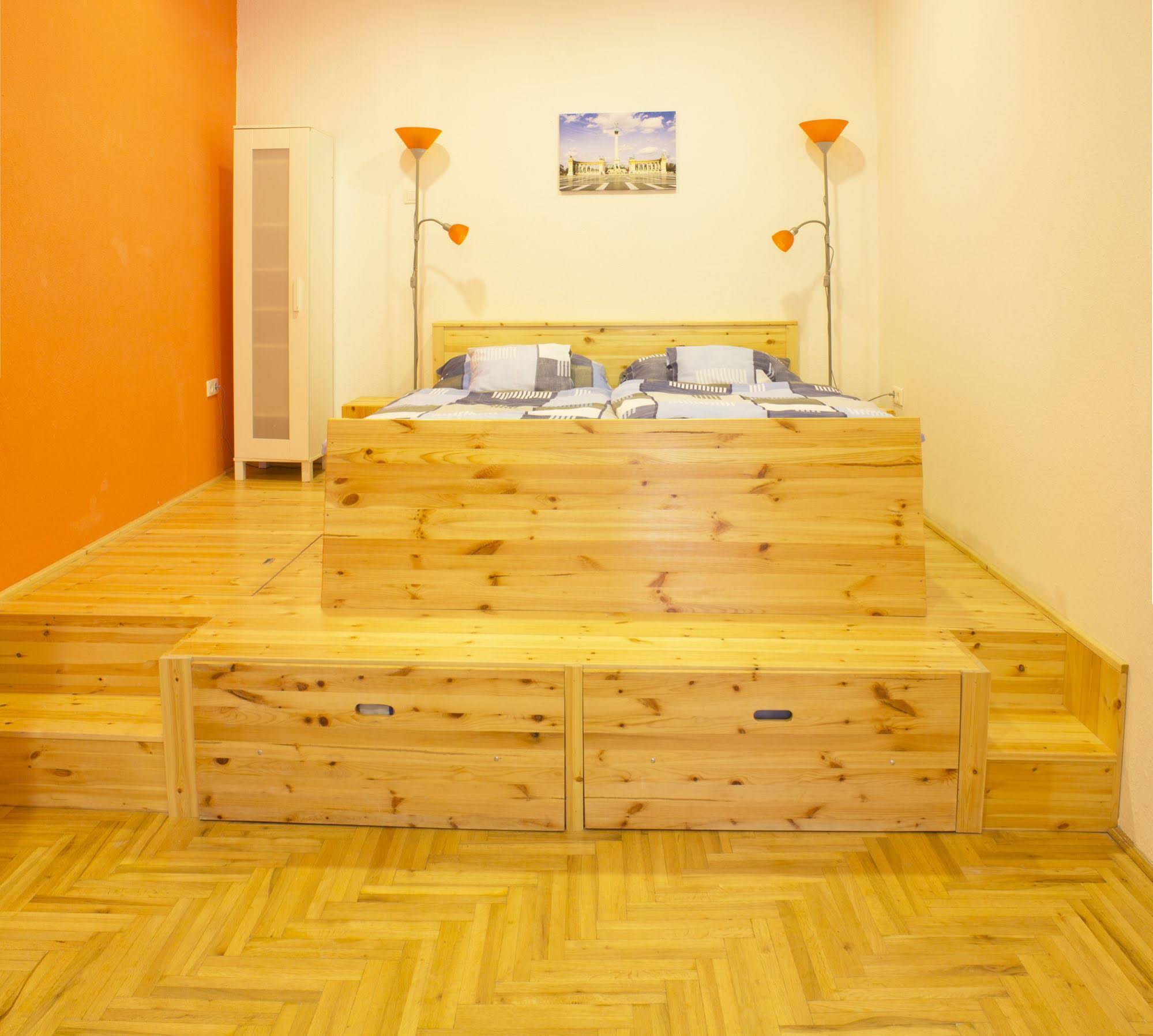 Katona Apartments