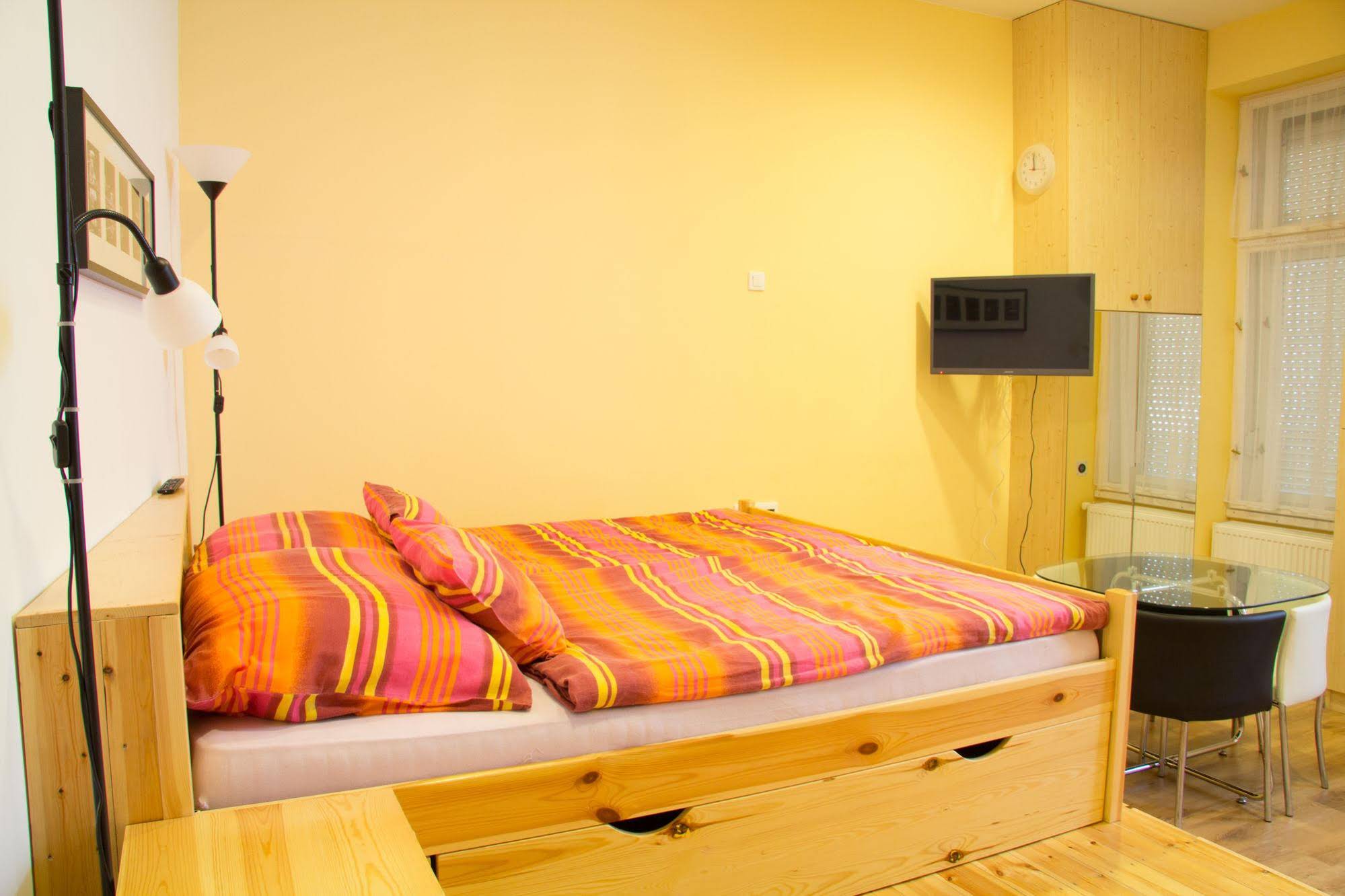 Katona Apartments