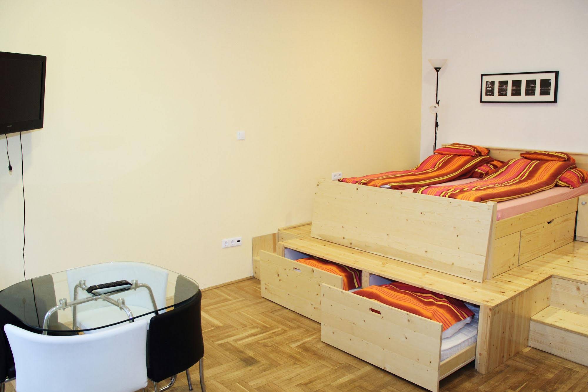 Katona Apartments