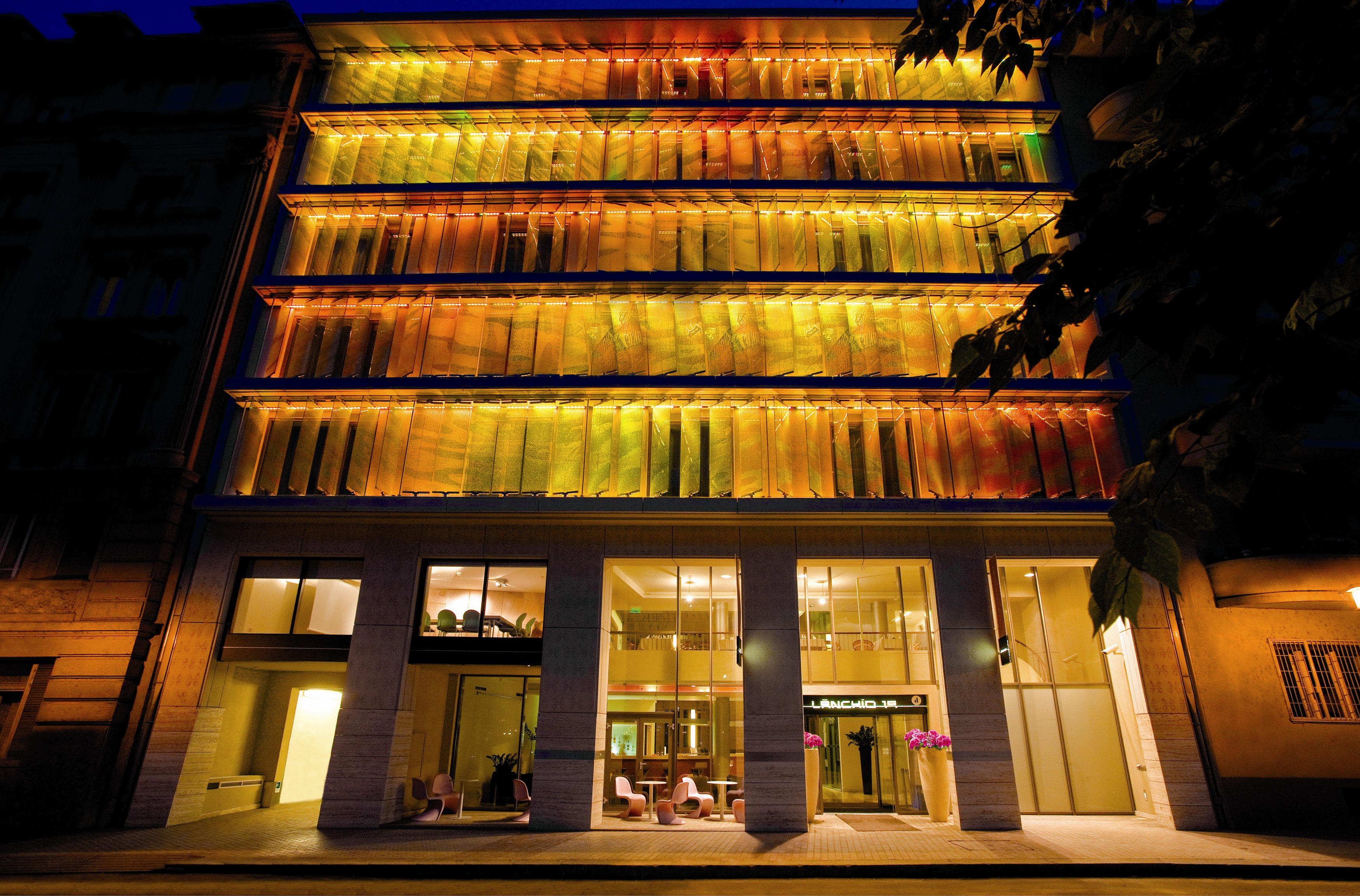 Lanchid 19 Design Hotel